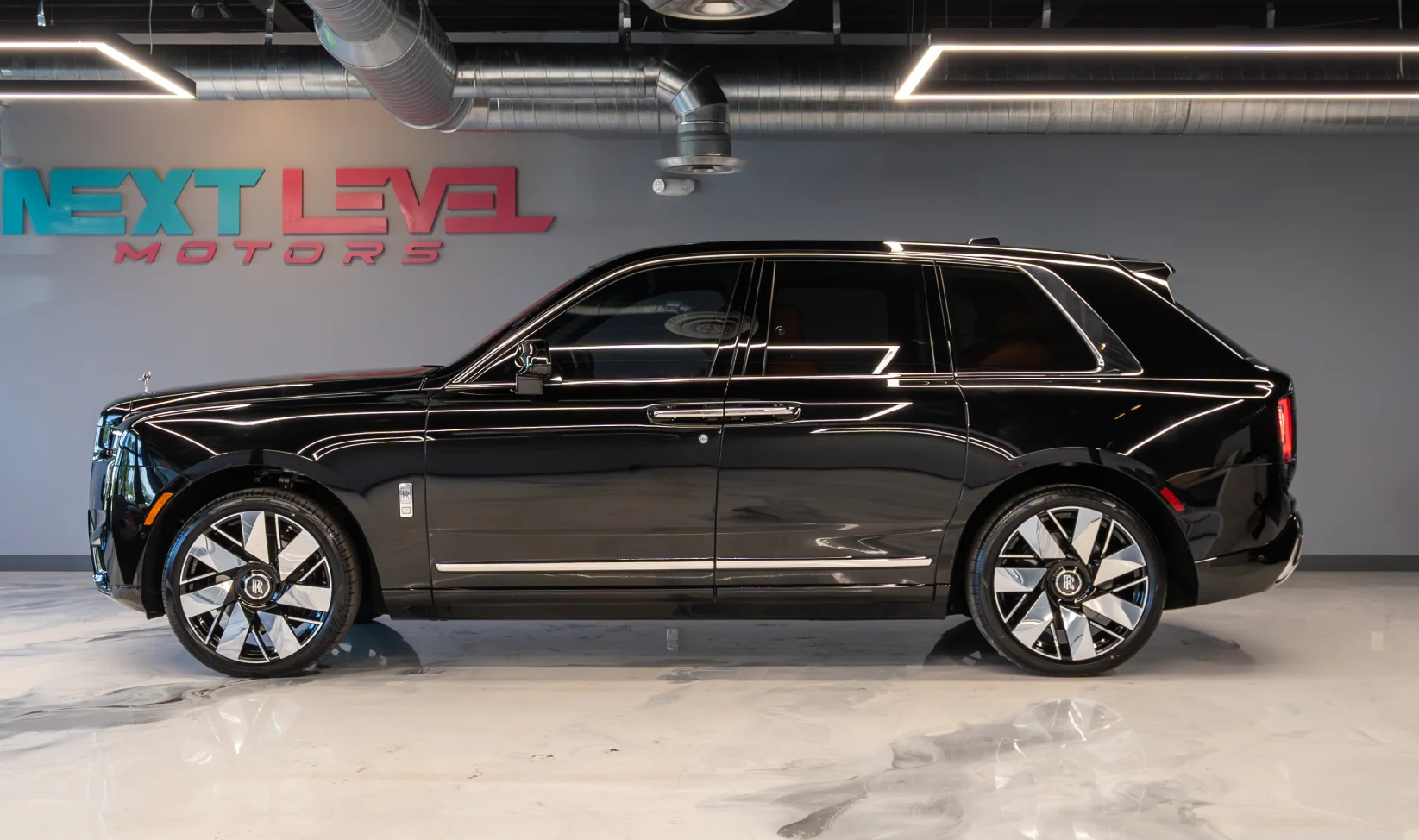 2025 Rolls-Royce Cullinan gallery 4