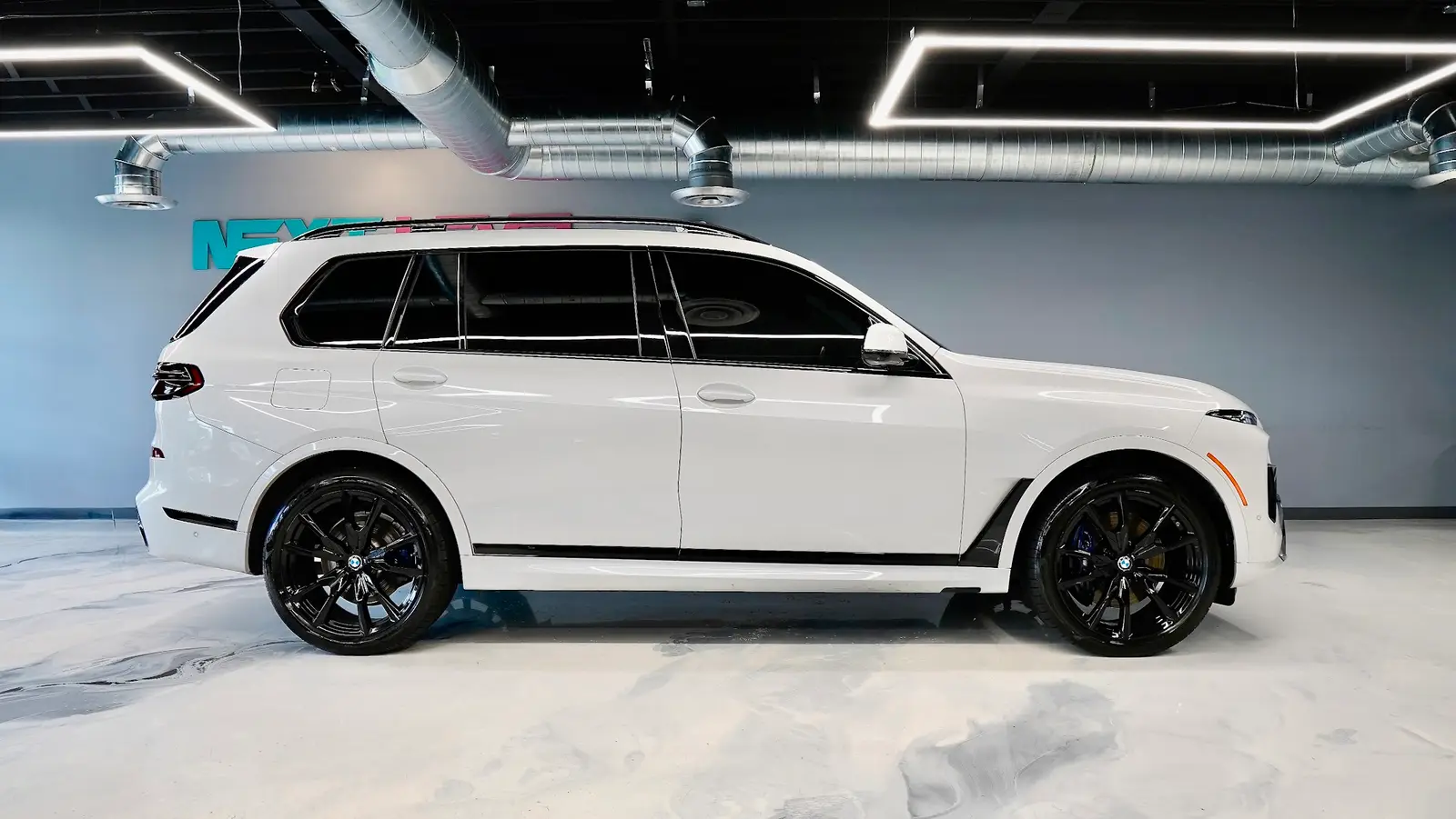 2026 BMW X7 gallery 3