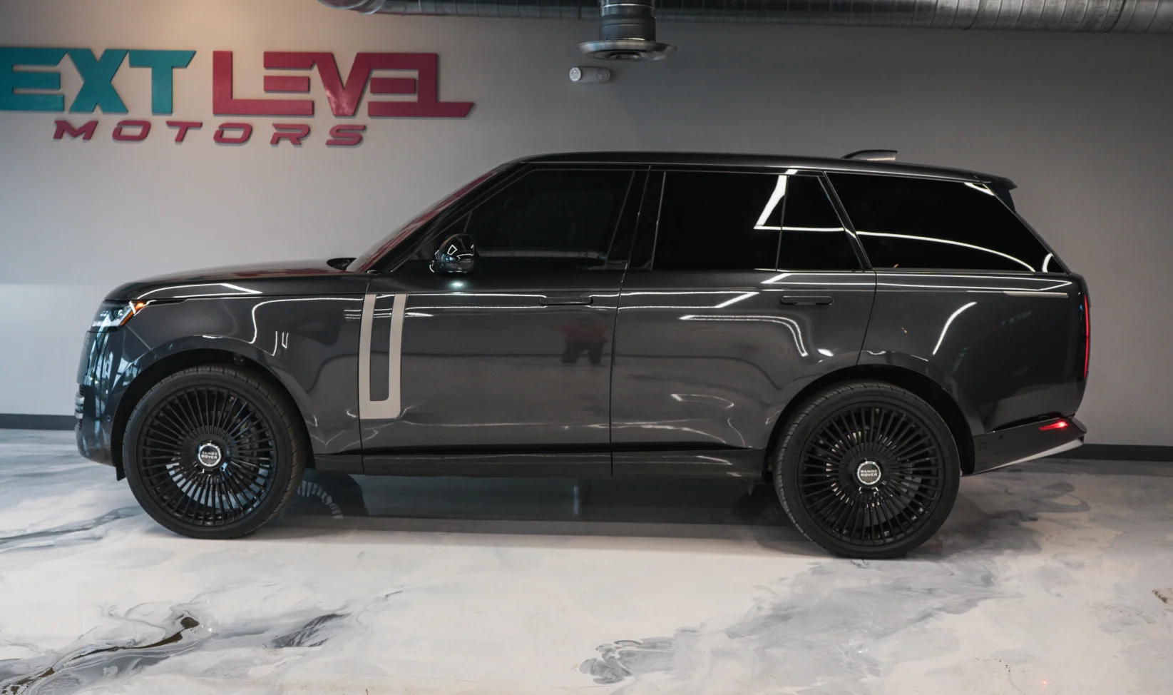2023 Land Rover Range Rover SE gallery 4