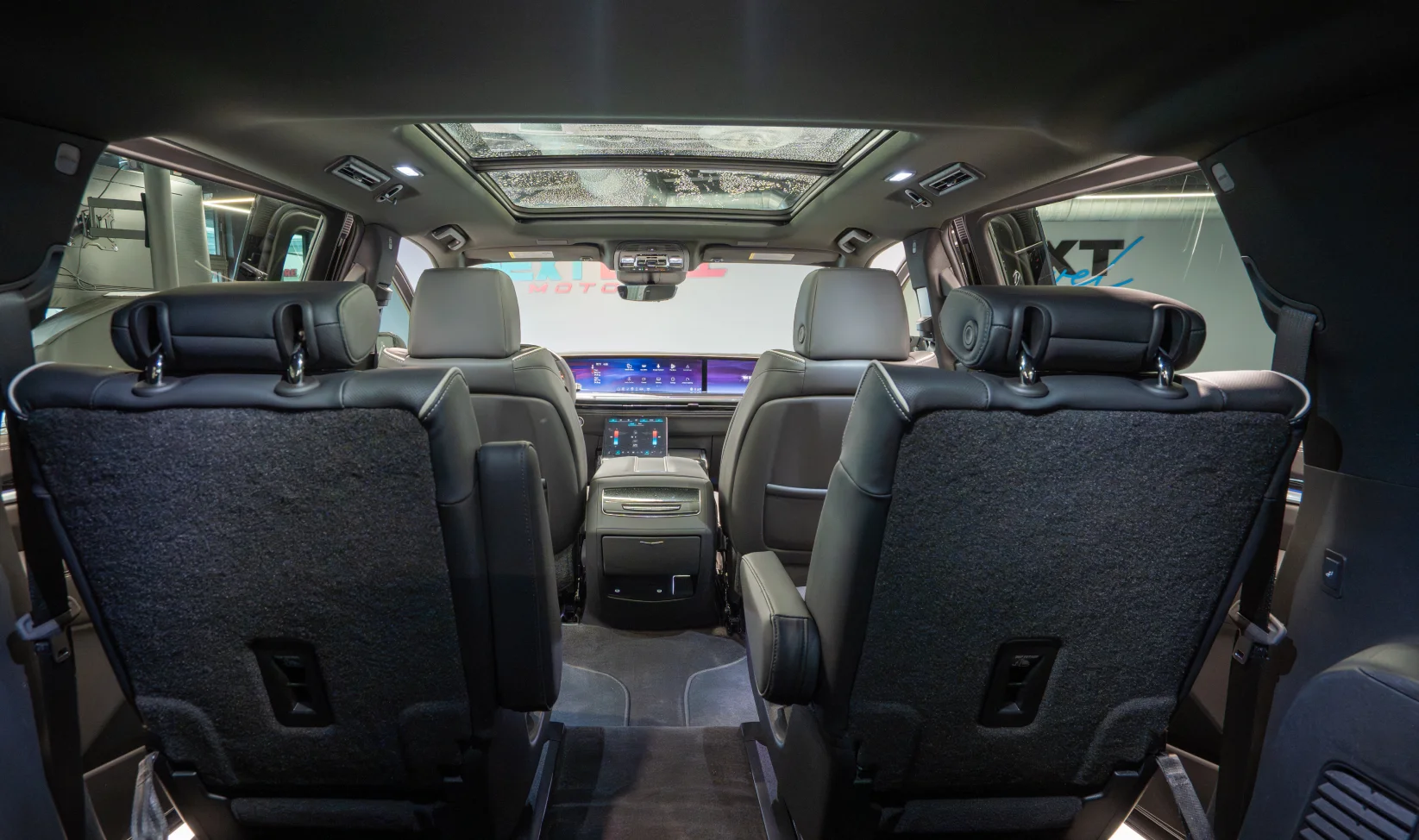 2026 Cadillac Escalade ESV Sport Platinum gallery 25