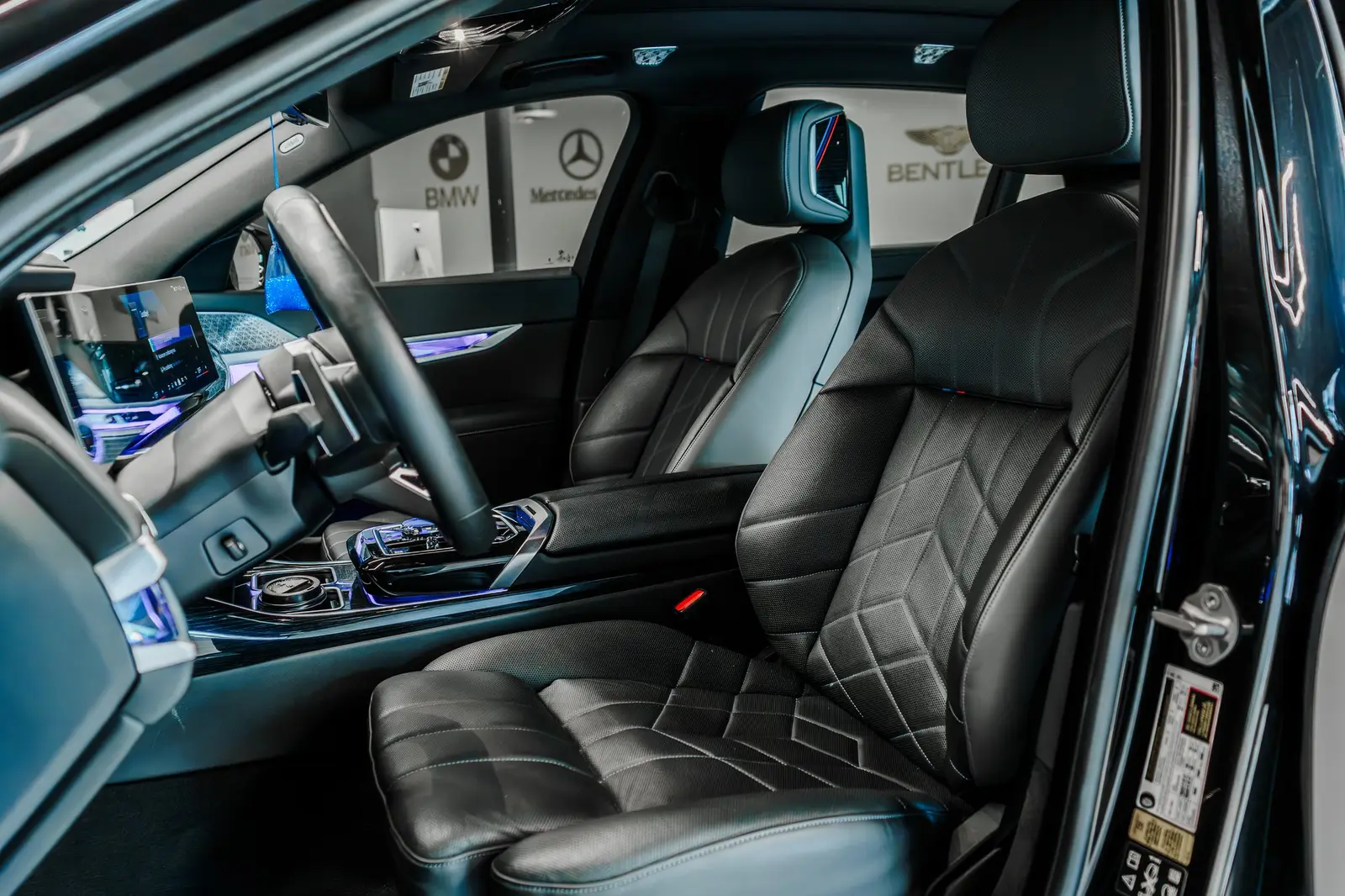 2023 BMW 760I gallery 17