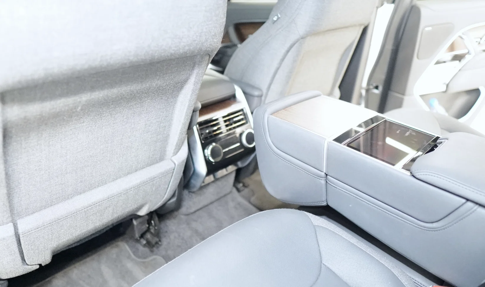 2023 Land Rover Range Rover P530 SE gallery 9