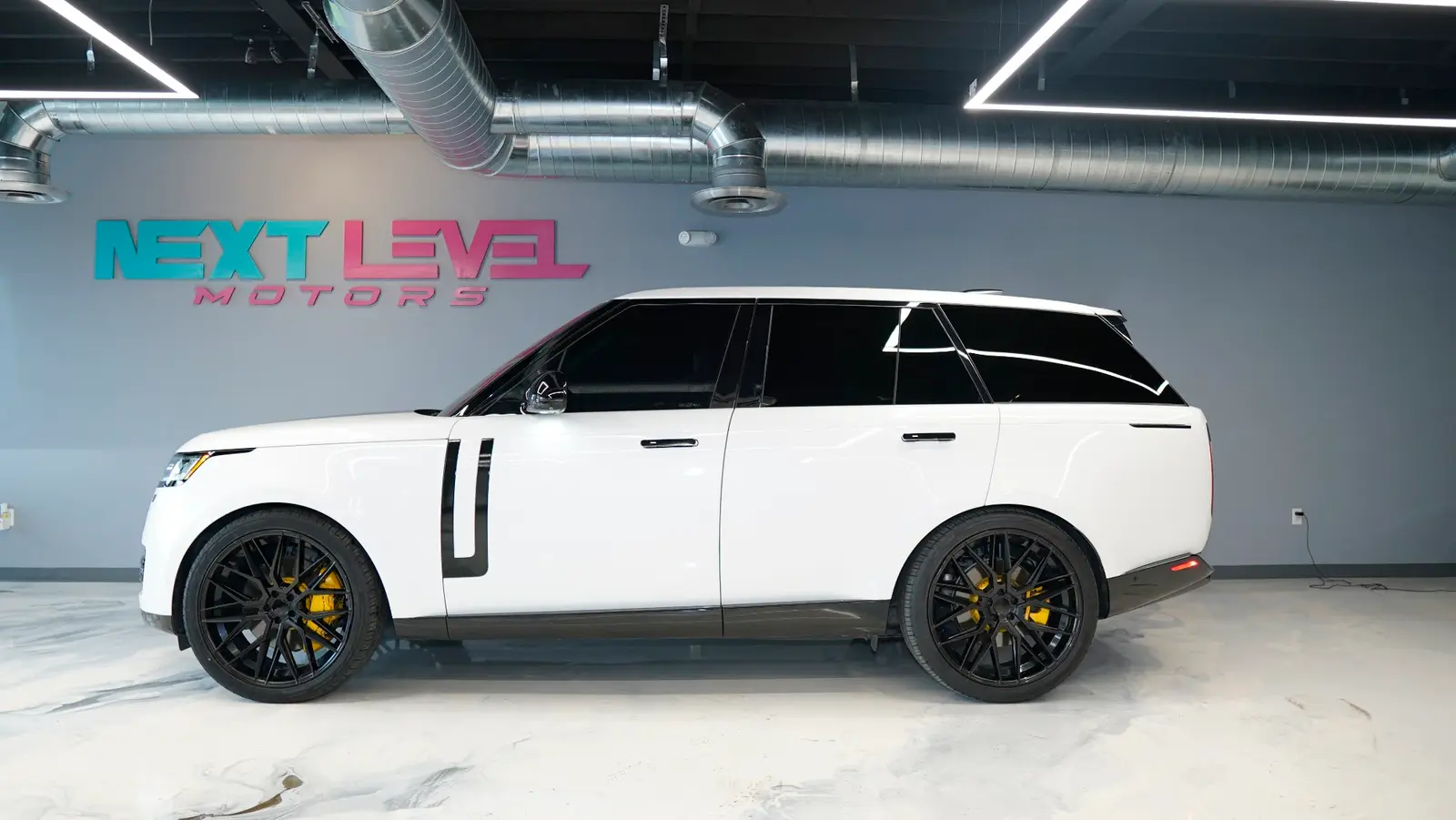 2023 Land Rover Range Rover P530 SE gallery 3