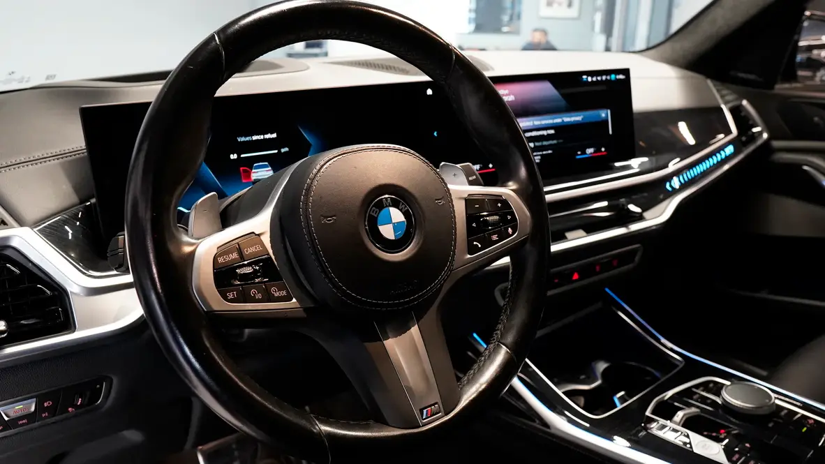 2026 BMW X7 gallery 14