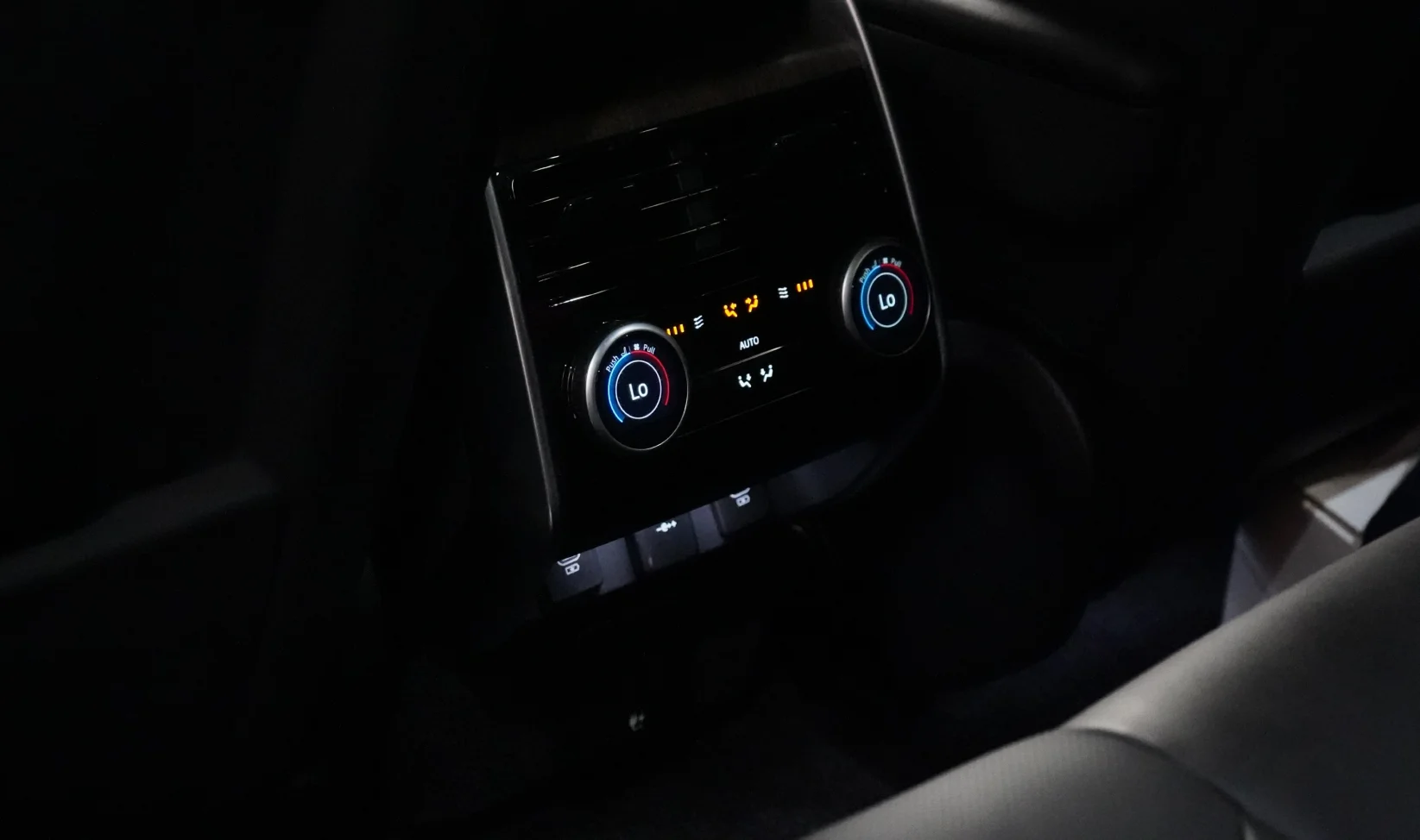2023 Land Rover Range Rover SE gallery 10