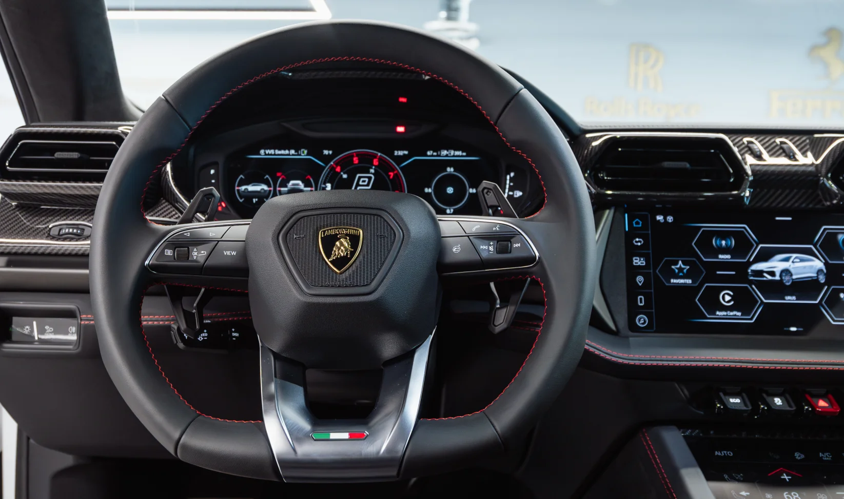 2025 Lamborghini Urus SE White gallery 11