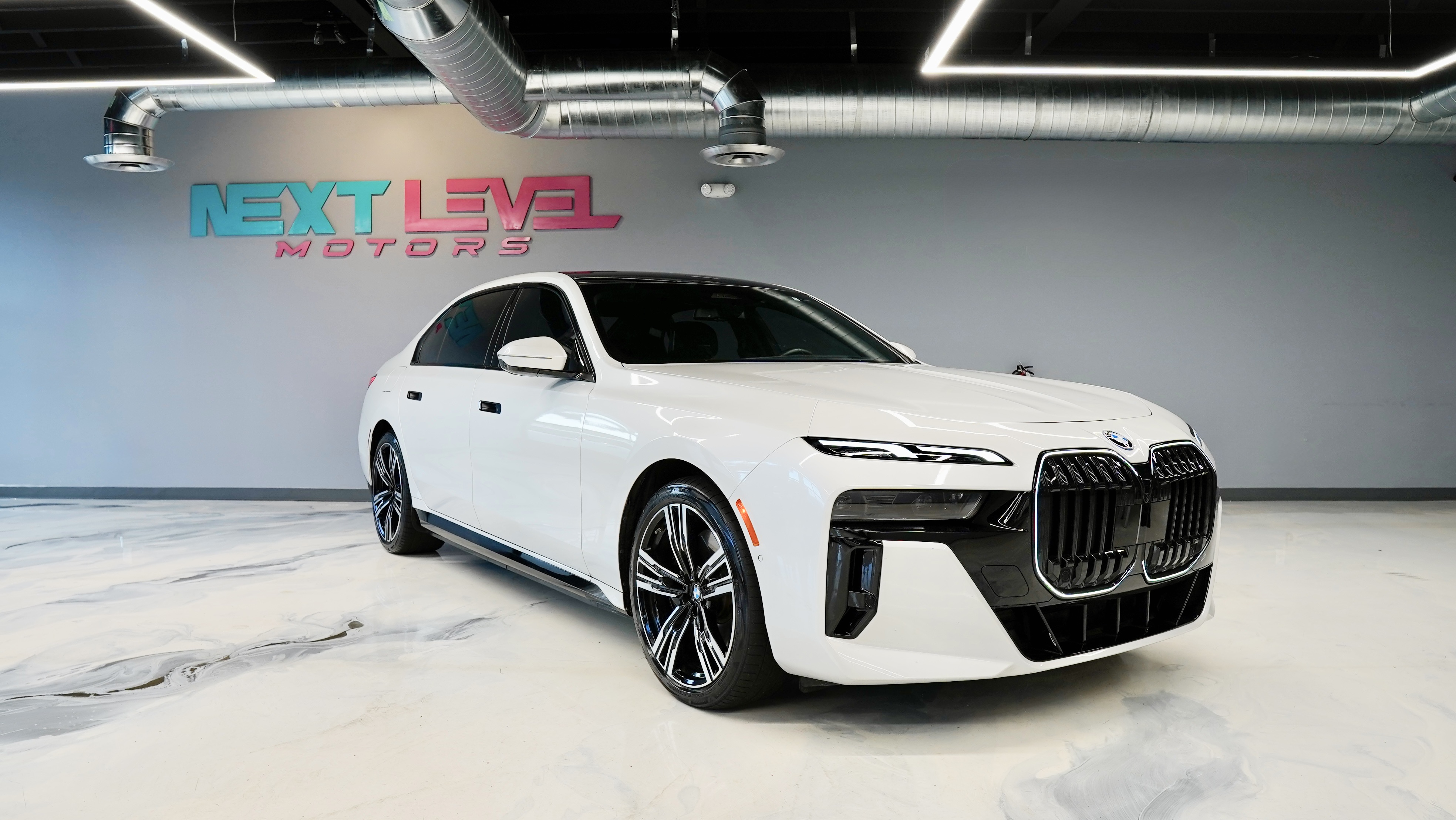 2026 BMW 750E xDrive gallery 2