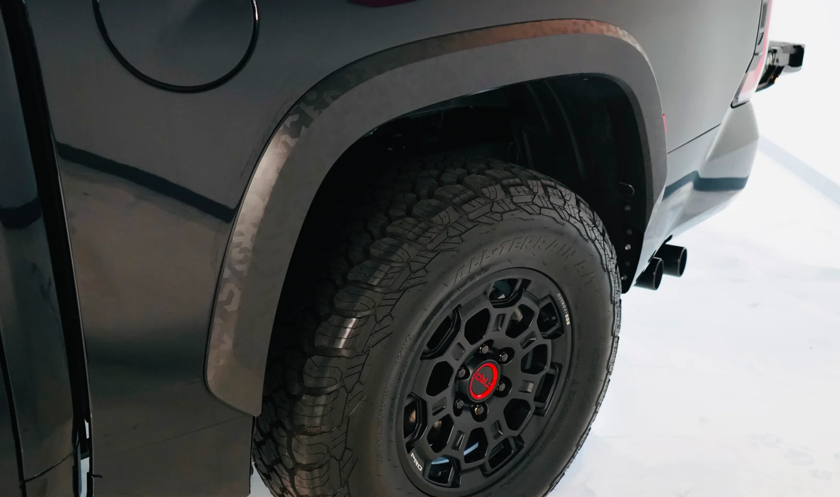 2024 Toyota Tundra Hybrid Crewmax gallery 7
