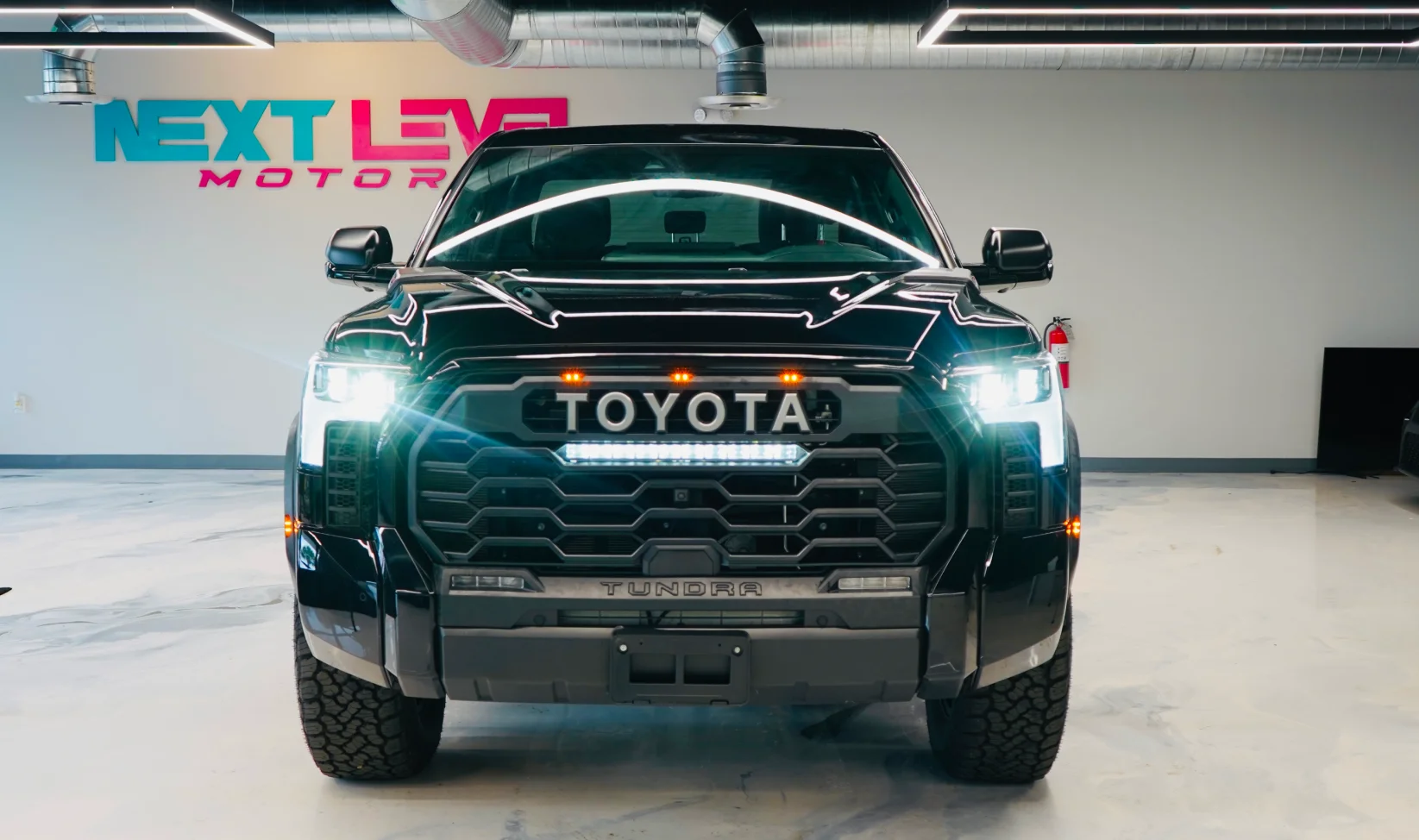 2024 Toyota Tundra Hybrid Crewmax gallery 6