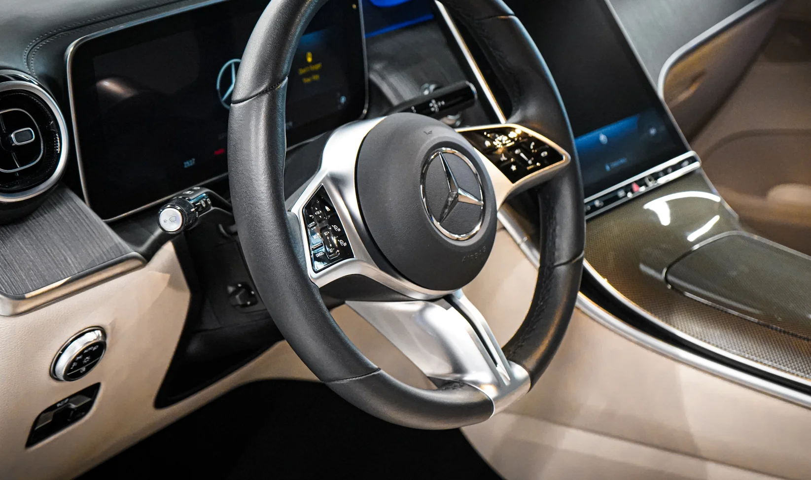 2024 Mercedes-Benz GLC 300 gallery 11