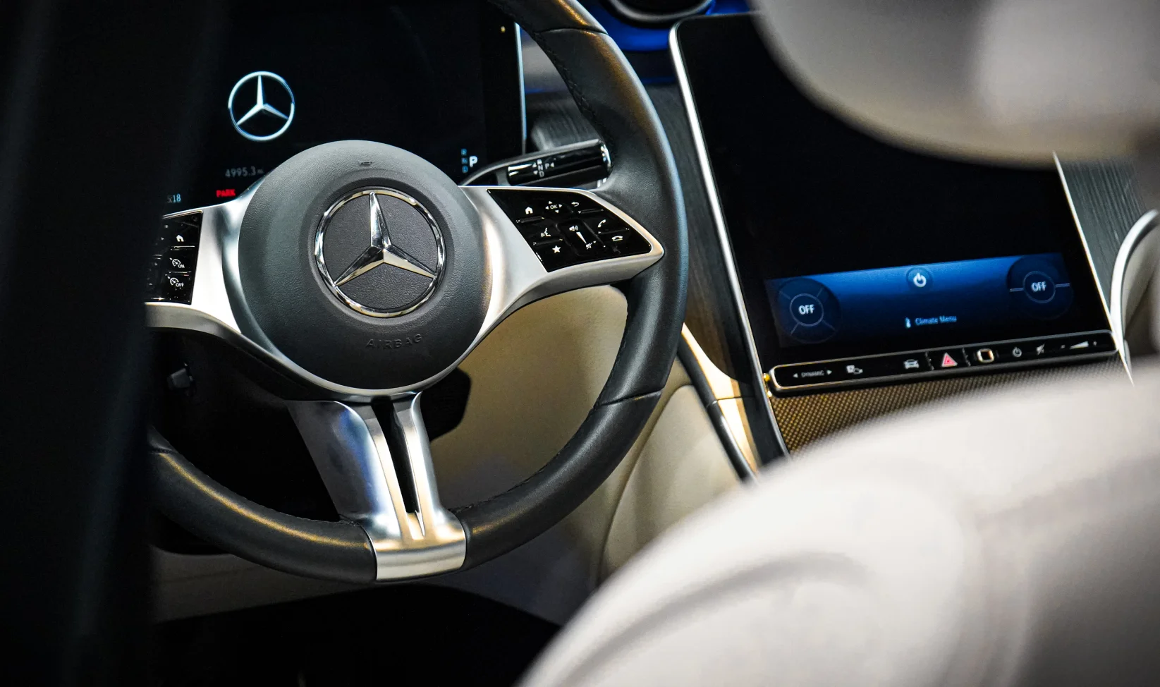 2024 Mercedes-Benz GLC 300 gallery 16