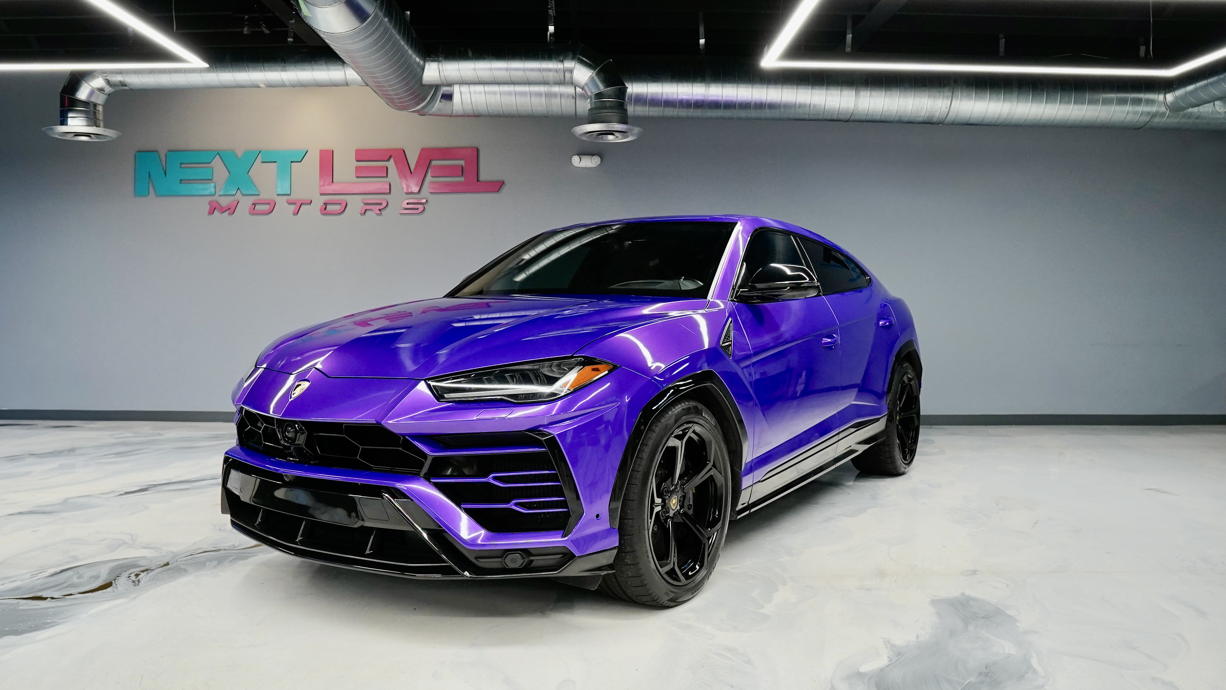 2020 Lamborghini Urus gallery 2