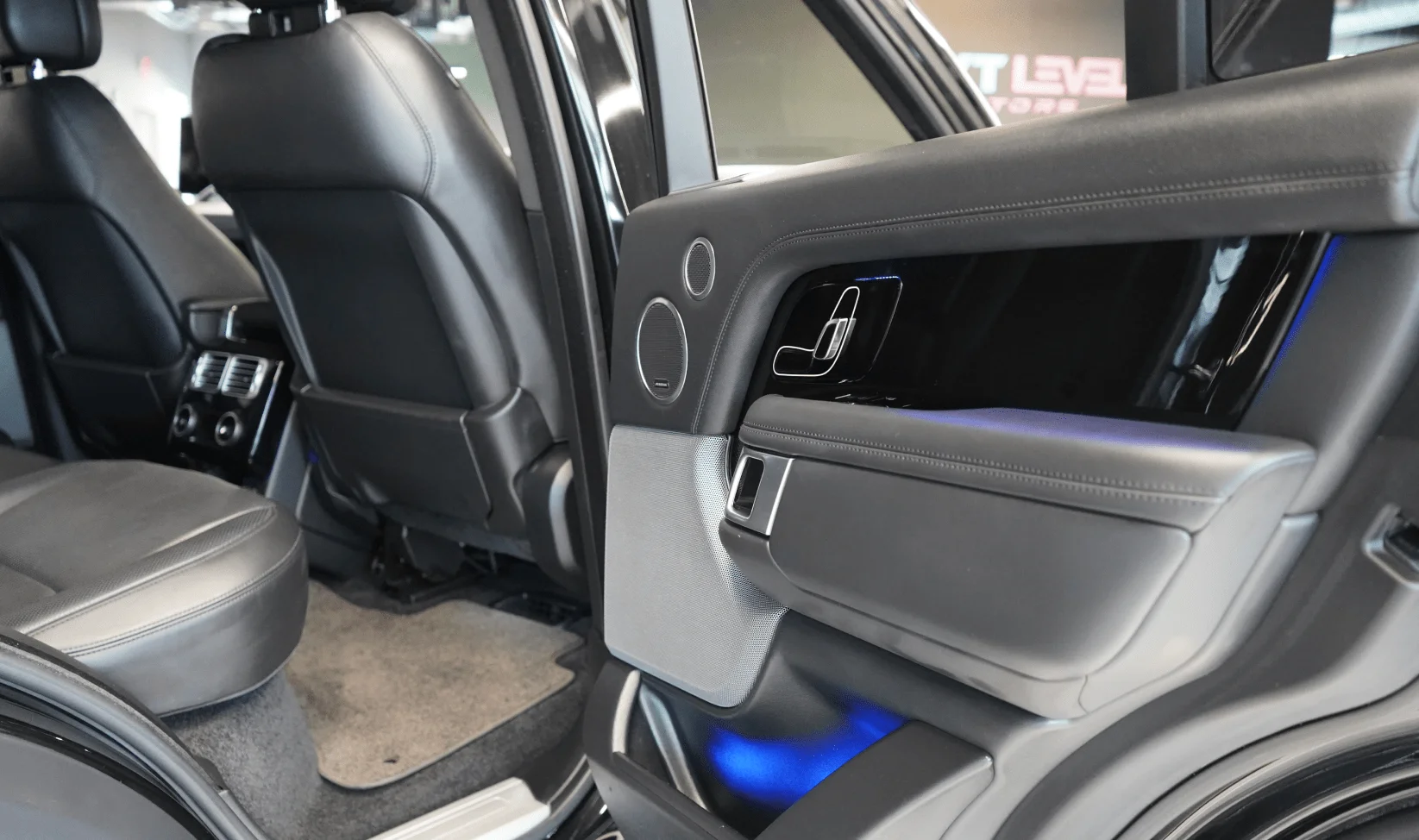 2021 Land Rover Range Rover gallery 18