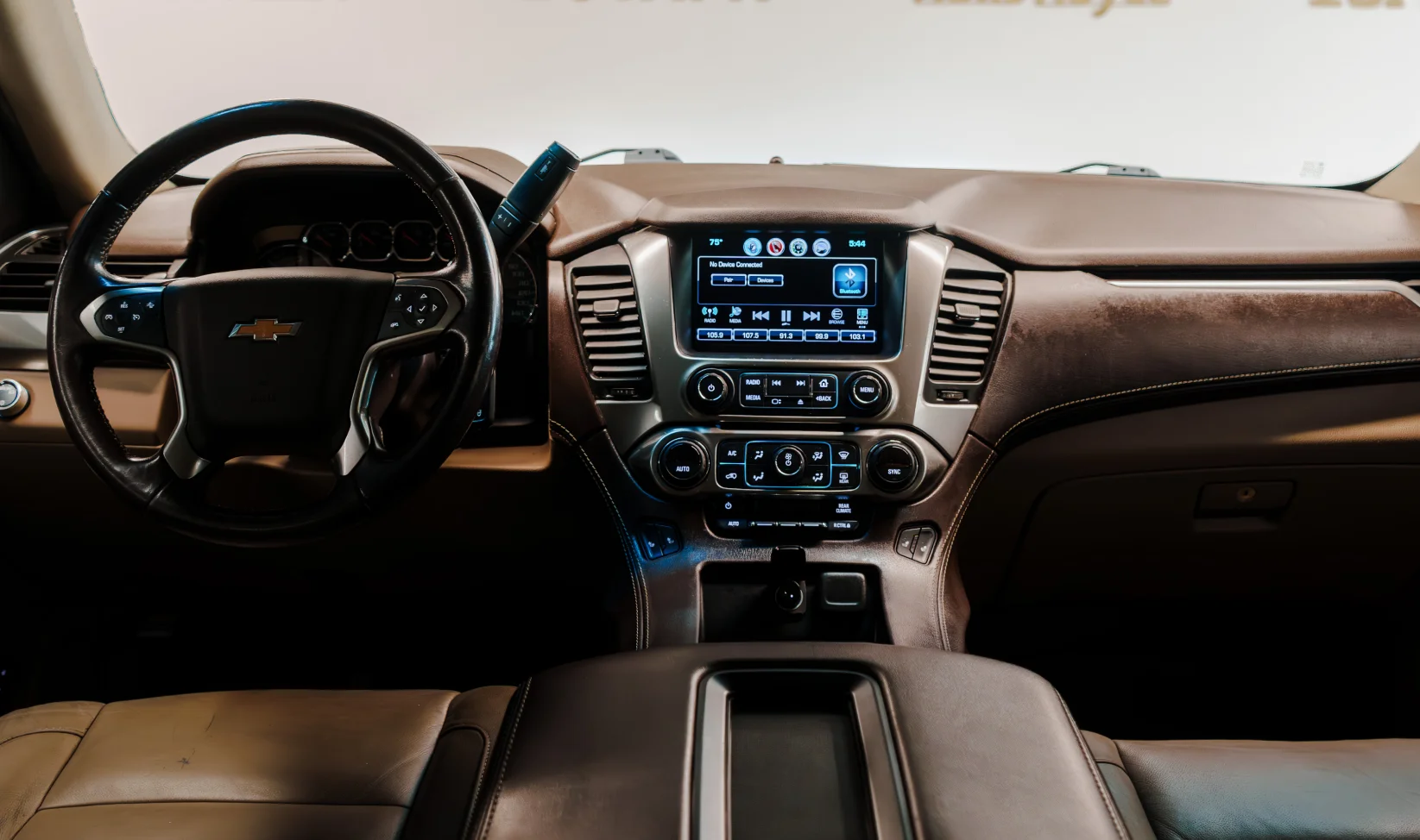 2019 Chevrolet Suburban Lt gallery 13