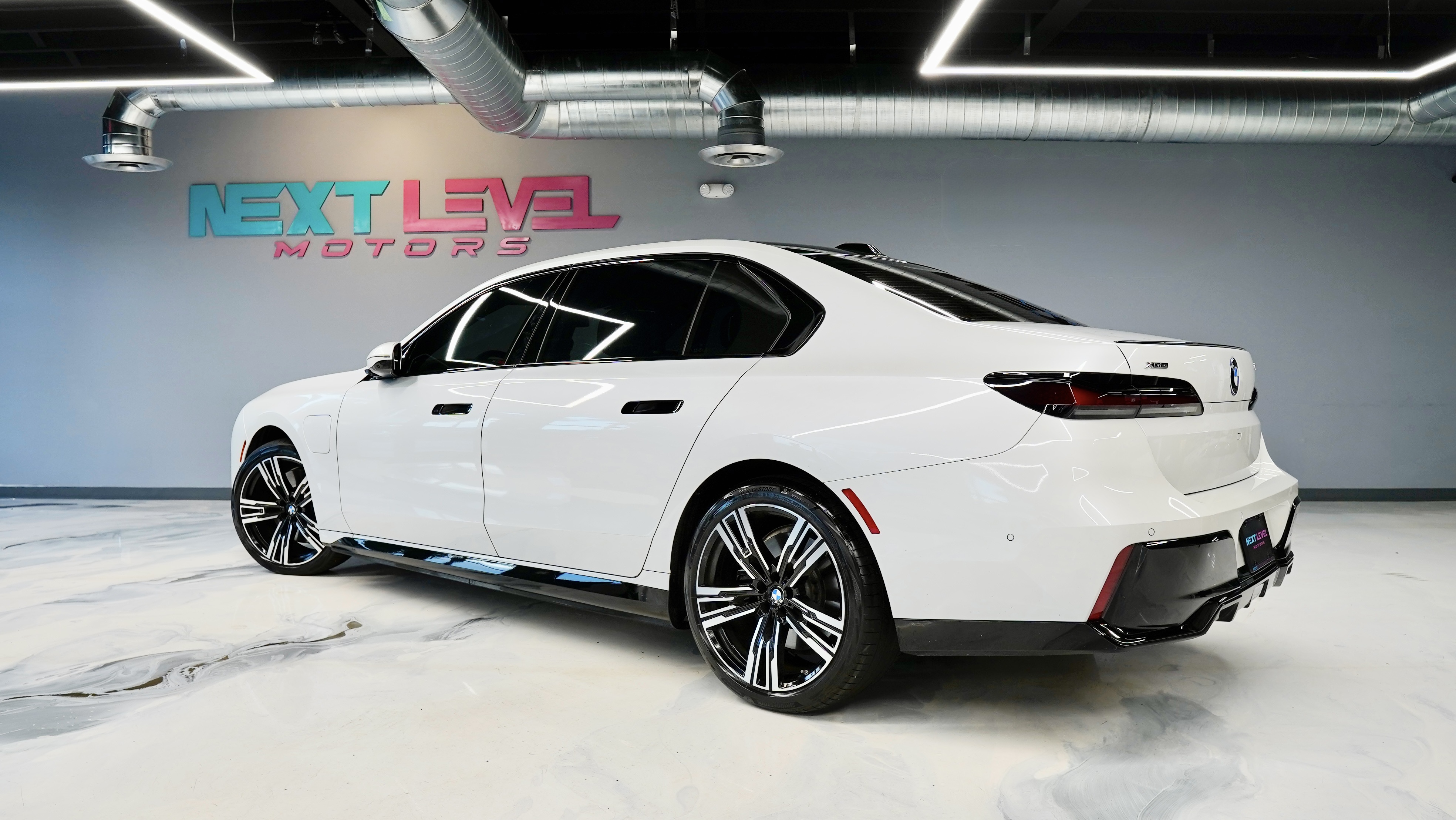 2026 BMW 750E xDrive gallery 5