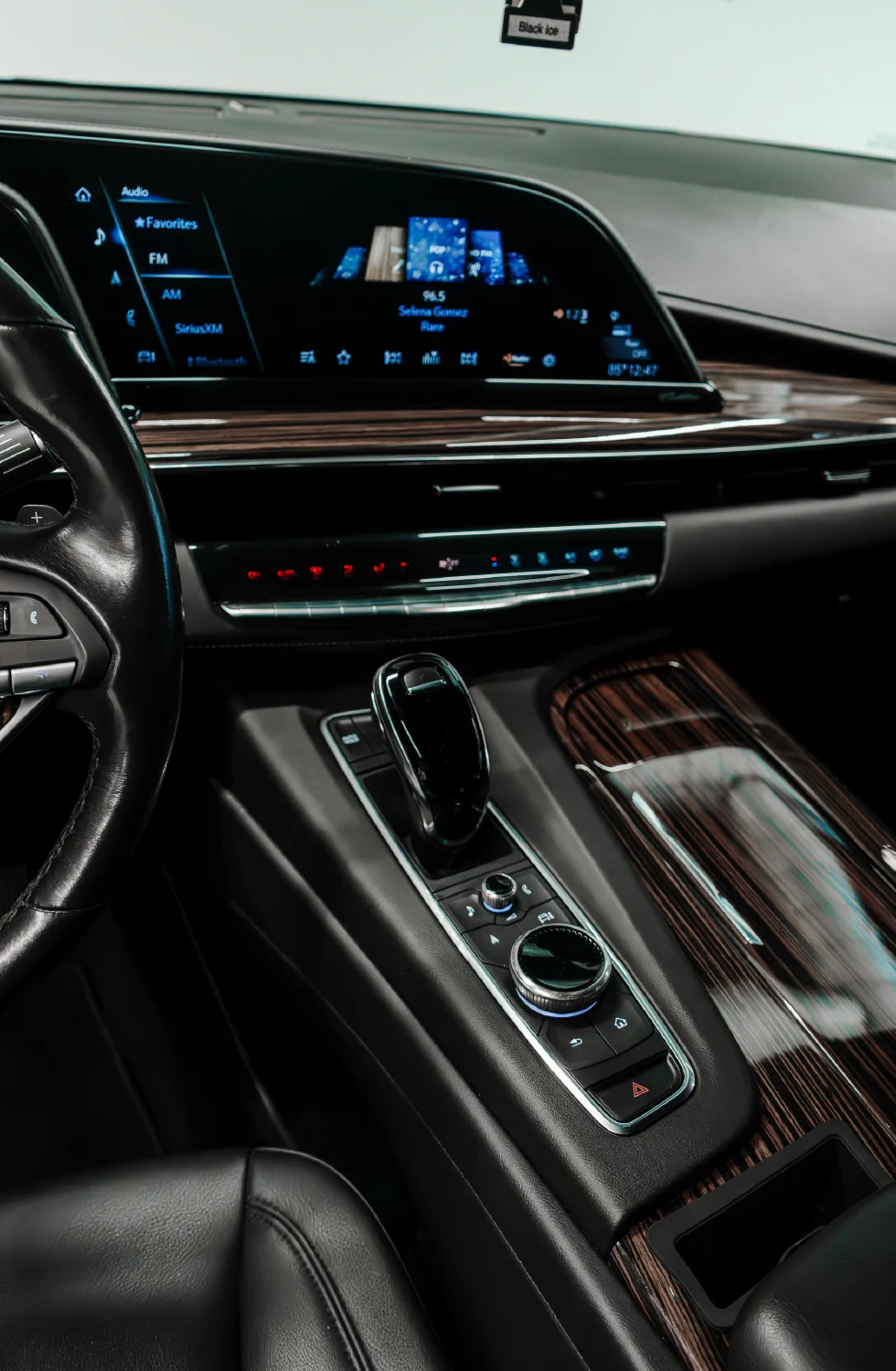 2022 Cadillac Escalade gallery 17