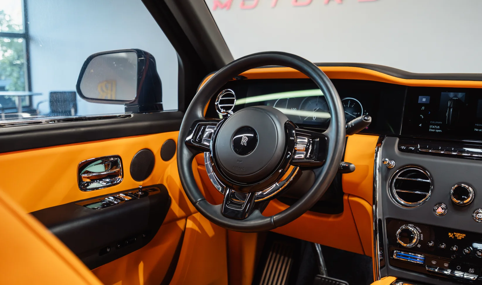 2025 Rolls-Royce Cullinan gallery 21