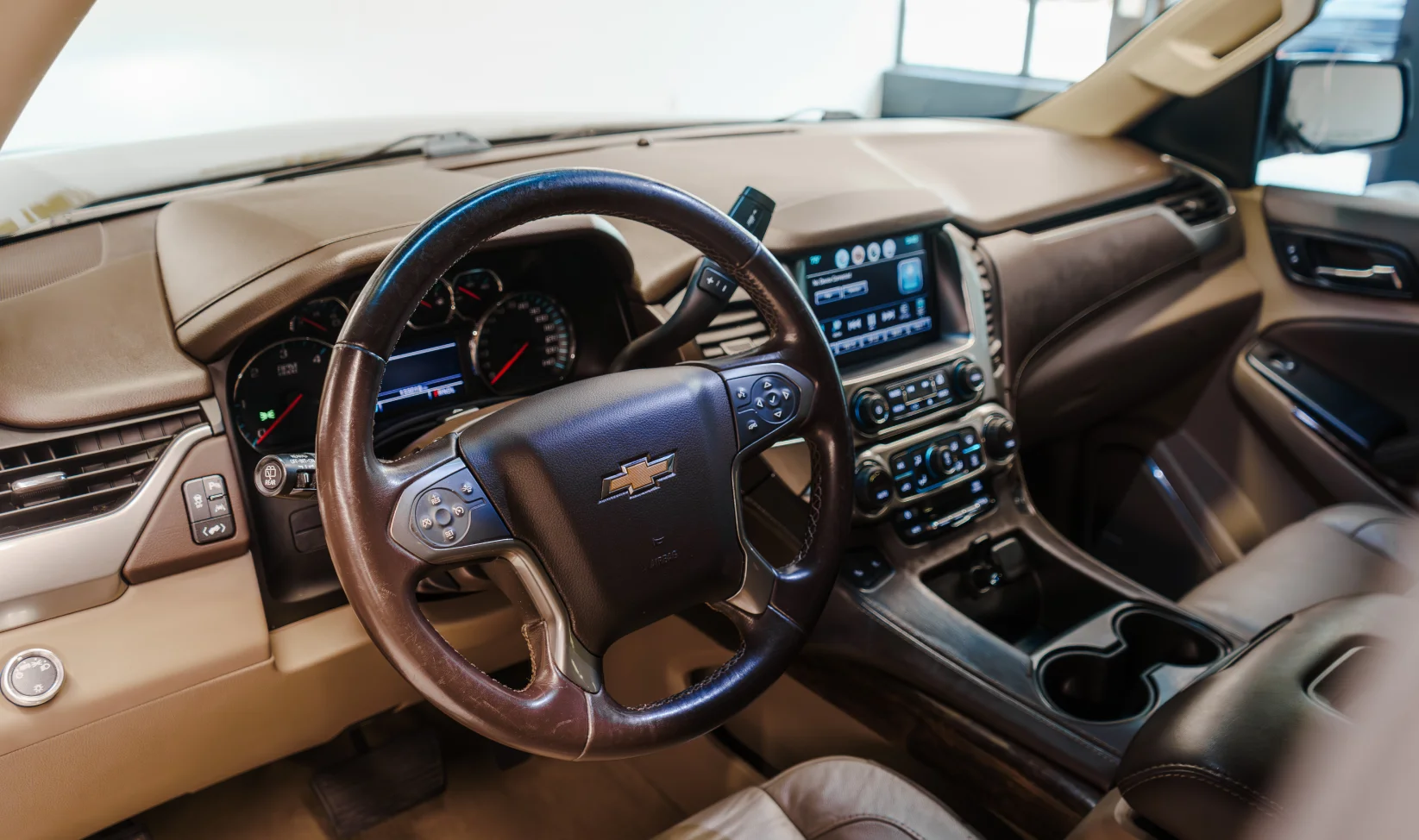 2019 Chevrolet Suburban Lt gallery 11