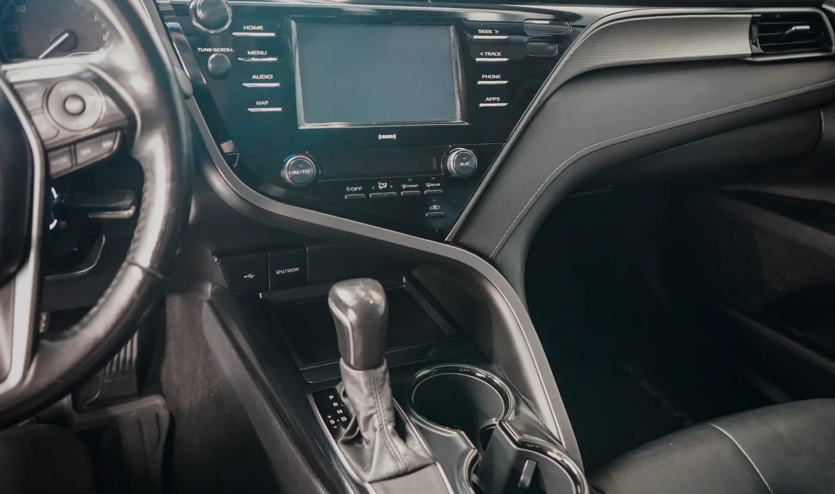 2020 Toyota Camry SE Black gallery 2