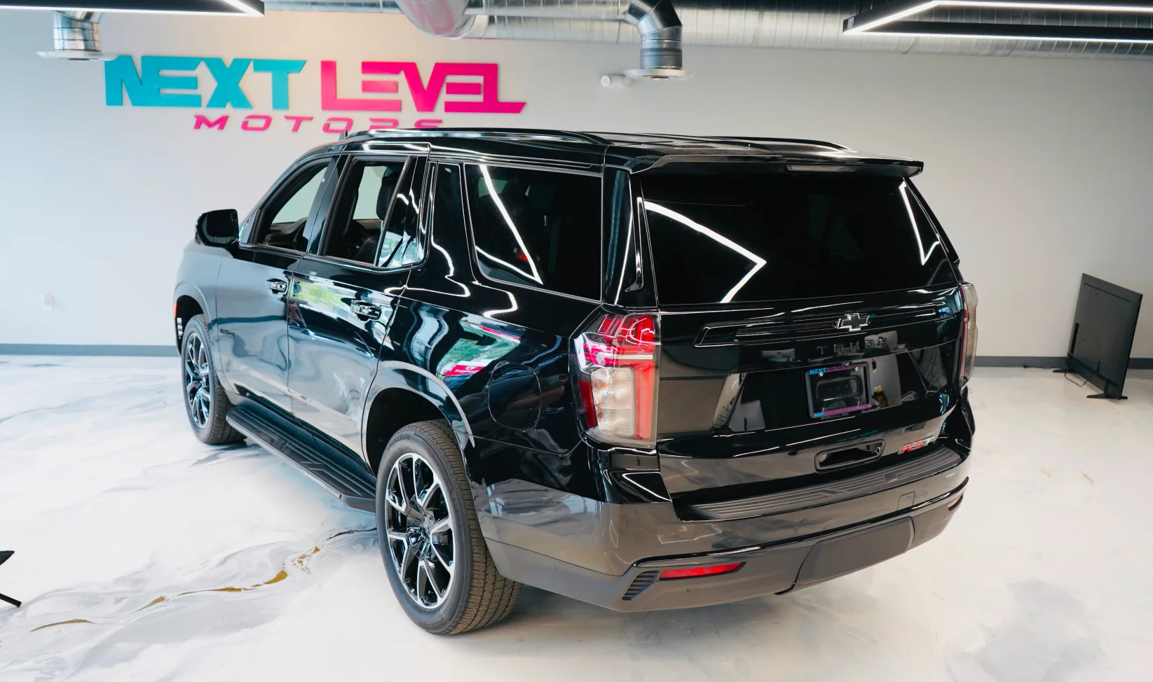 2023 Chevrolet Tahoe Black gallery 9