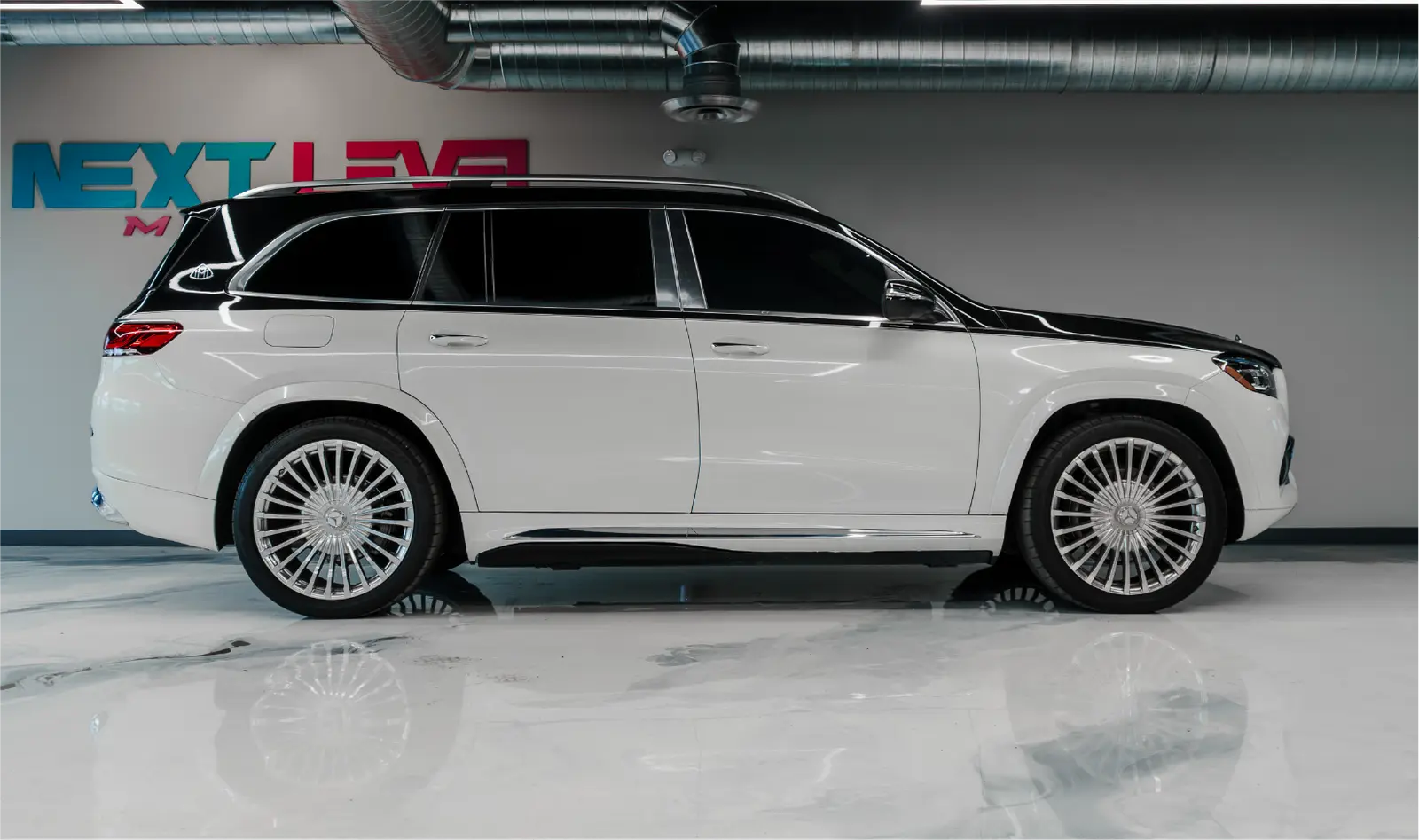 2021 Mercedes-Benz GLS600 Maybach White And Black gallery 3
