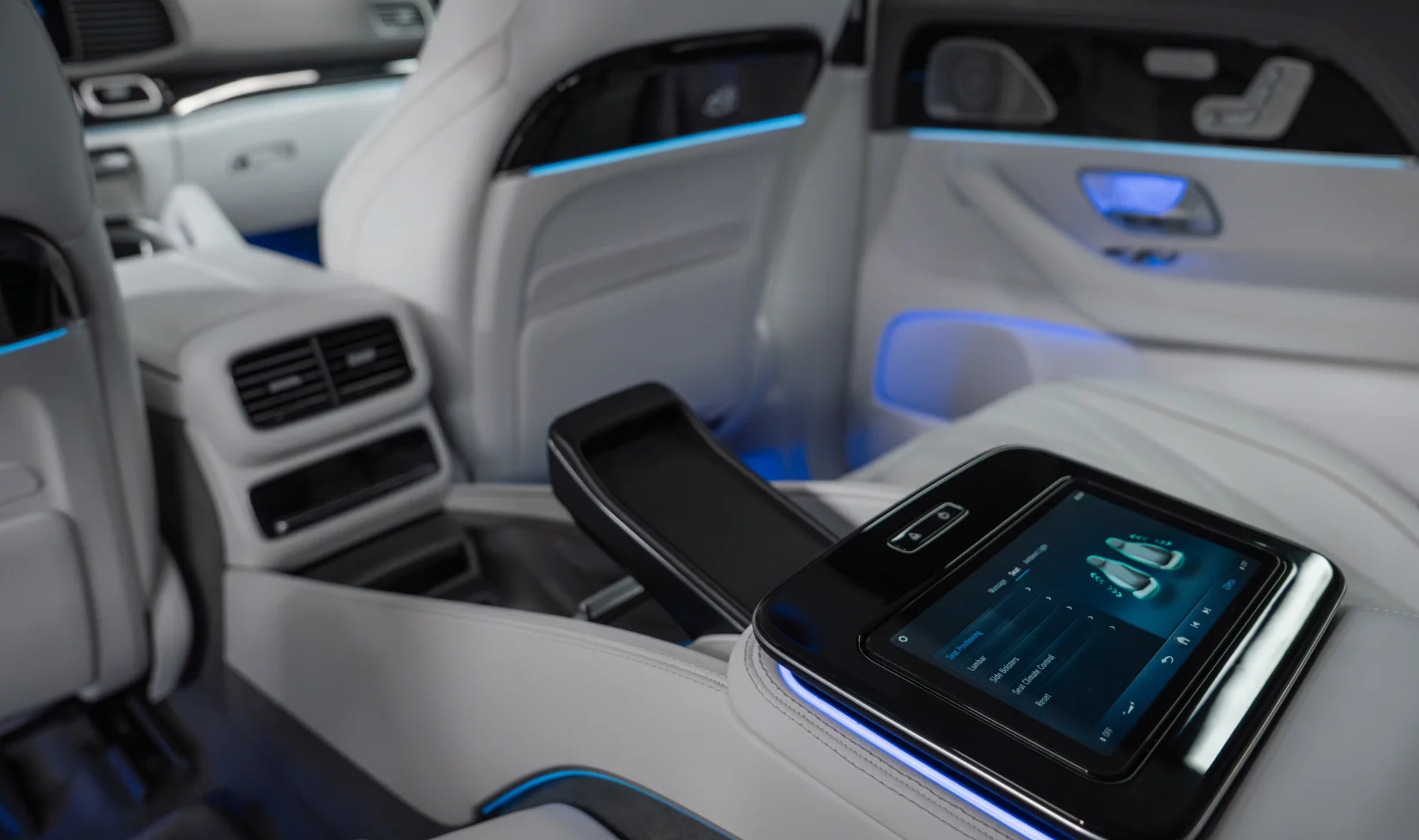 2026 Mercedes-Benz Maybach GLS600 gallery 26