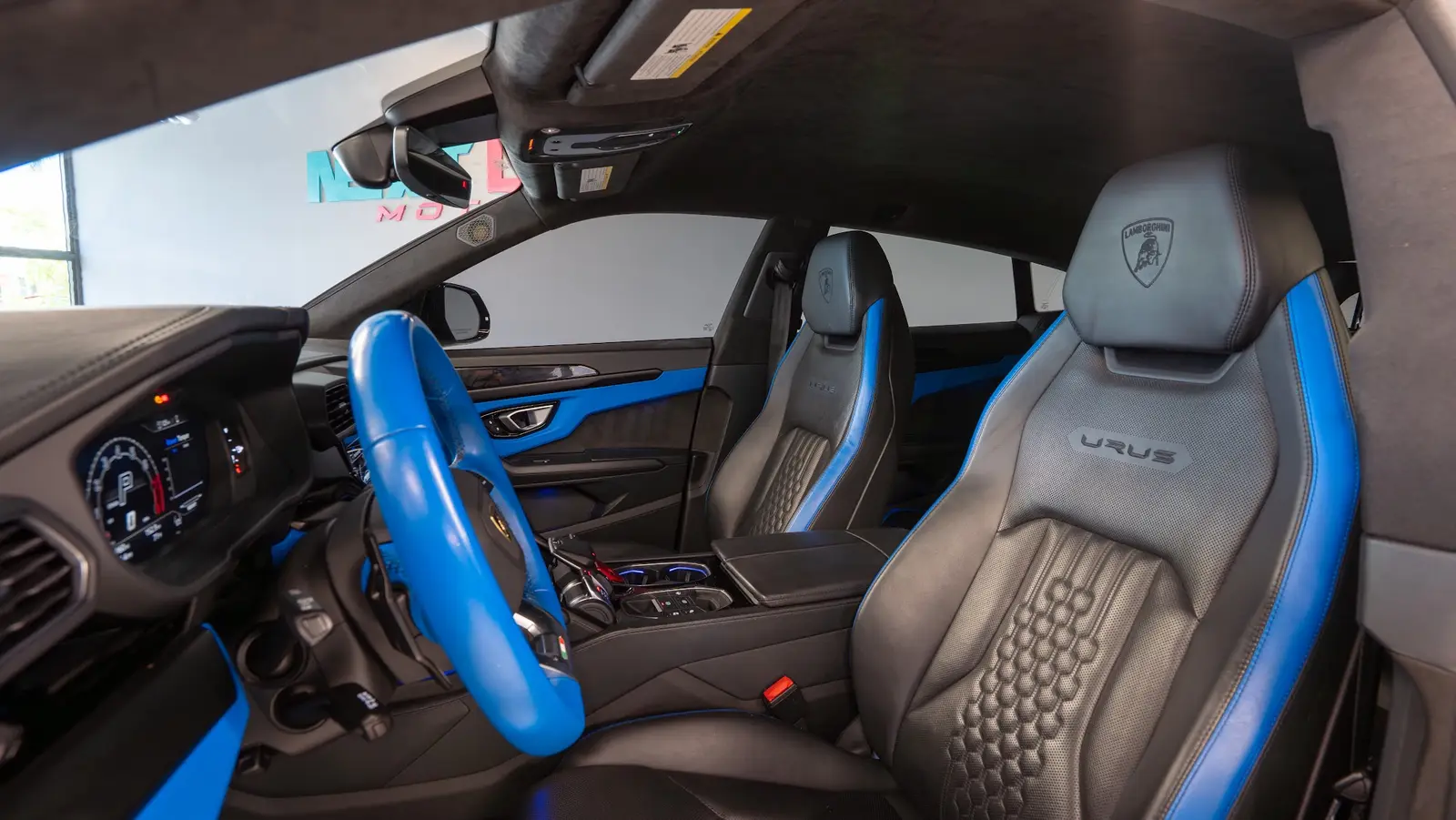 2023 Lamborghini Urus S gallery 8