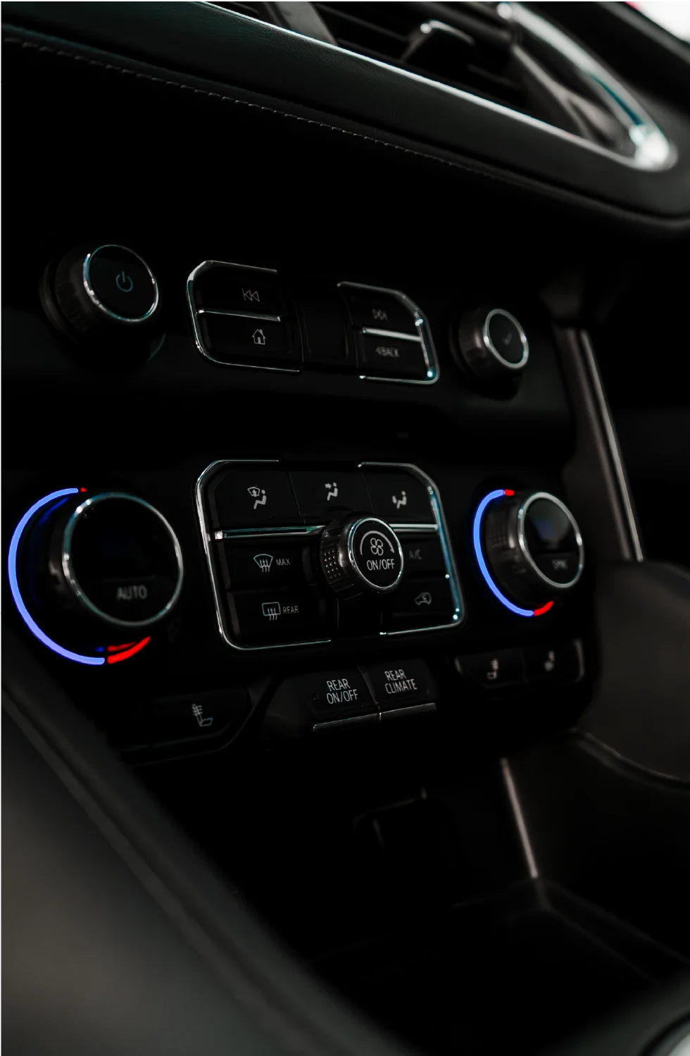 2023 Chevrolet Tahoe Black gallery 31