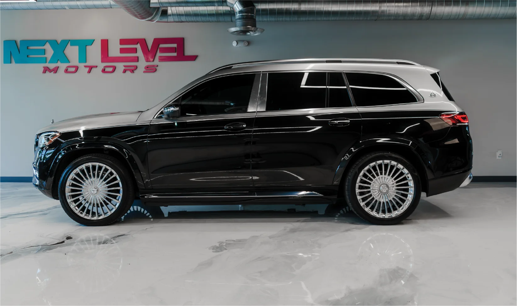 2021 Mercedes-Benz GLS600 Maybach Gray And Black gallery 4