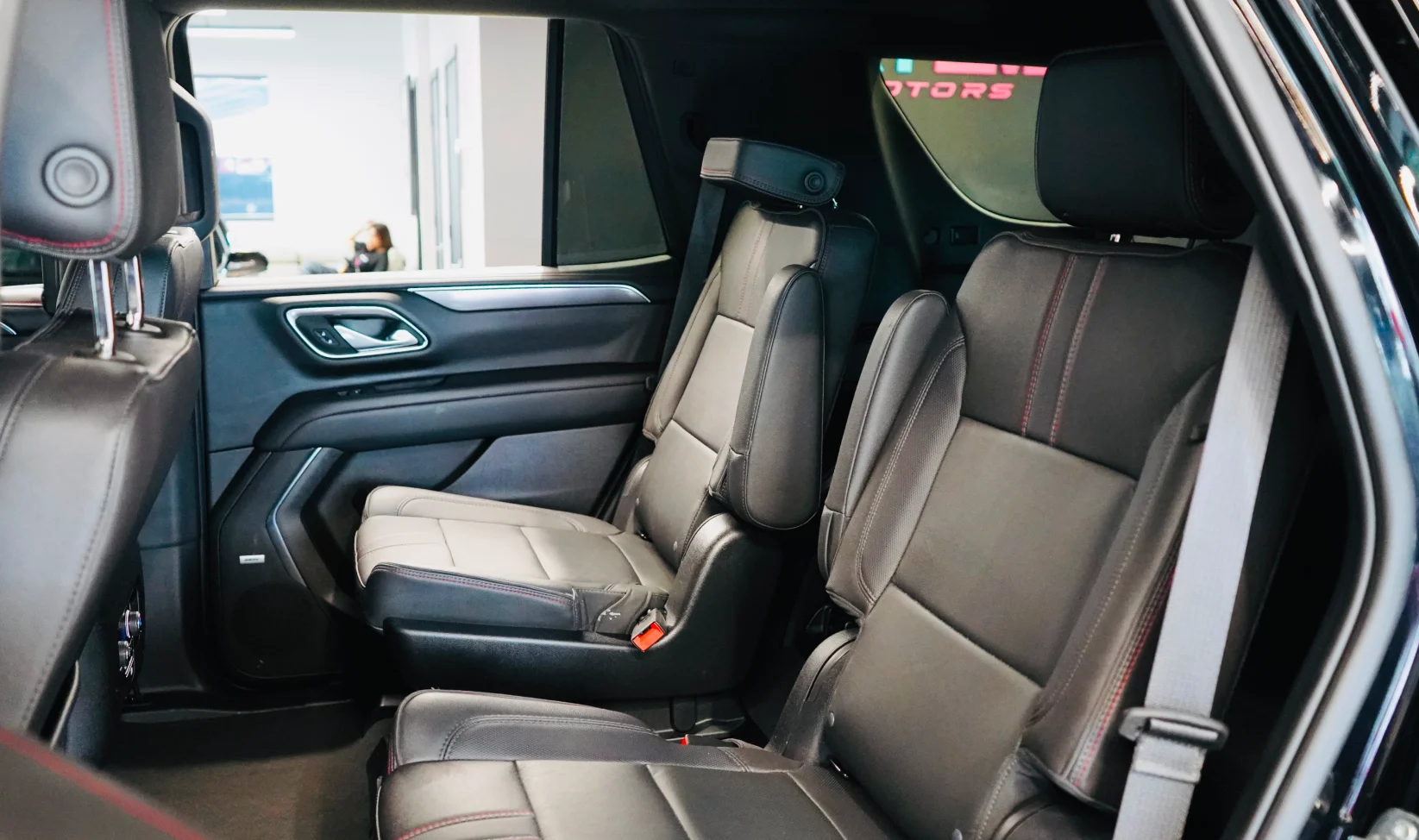 2023 Chevrolet Tahoe Black gallery 18