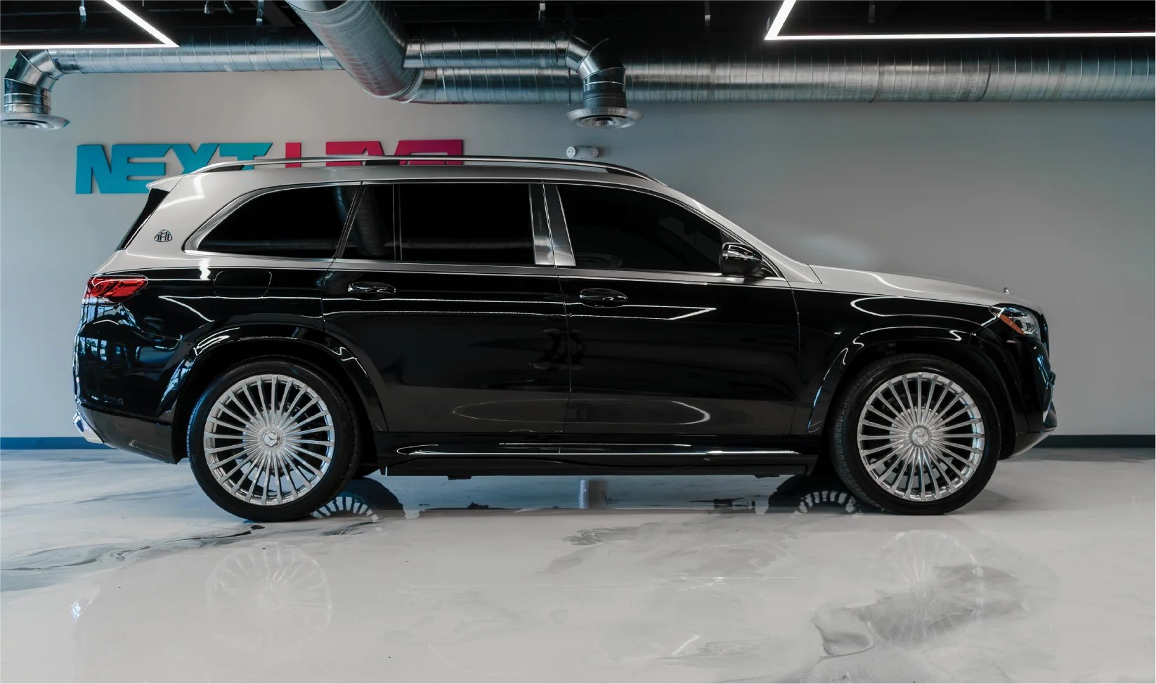 2021 Mercedes-Benz GLS600 Maybach Gray And Black gallery 3