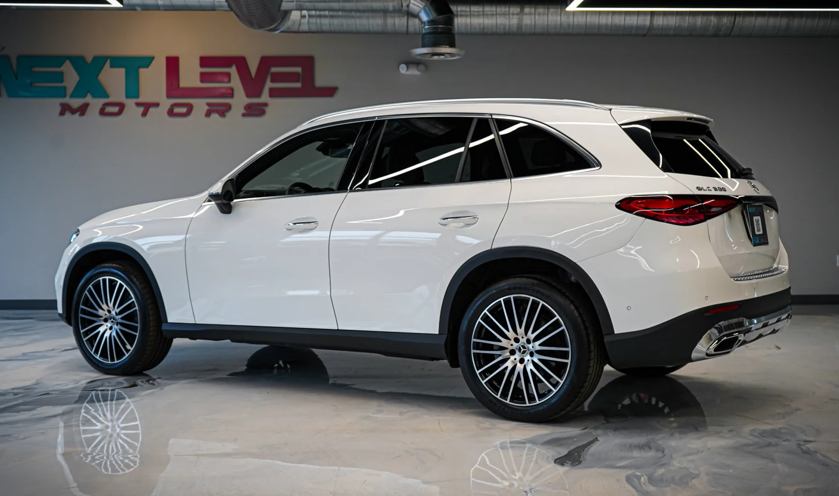 2024 Mercedes-Benz GLC 300 gallery 6