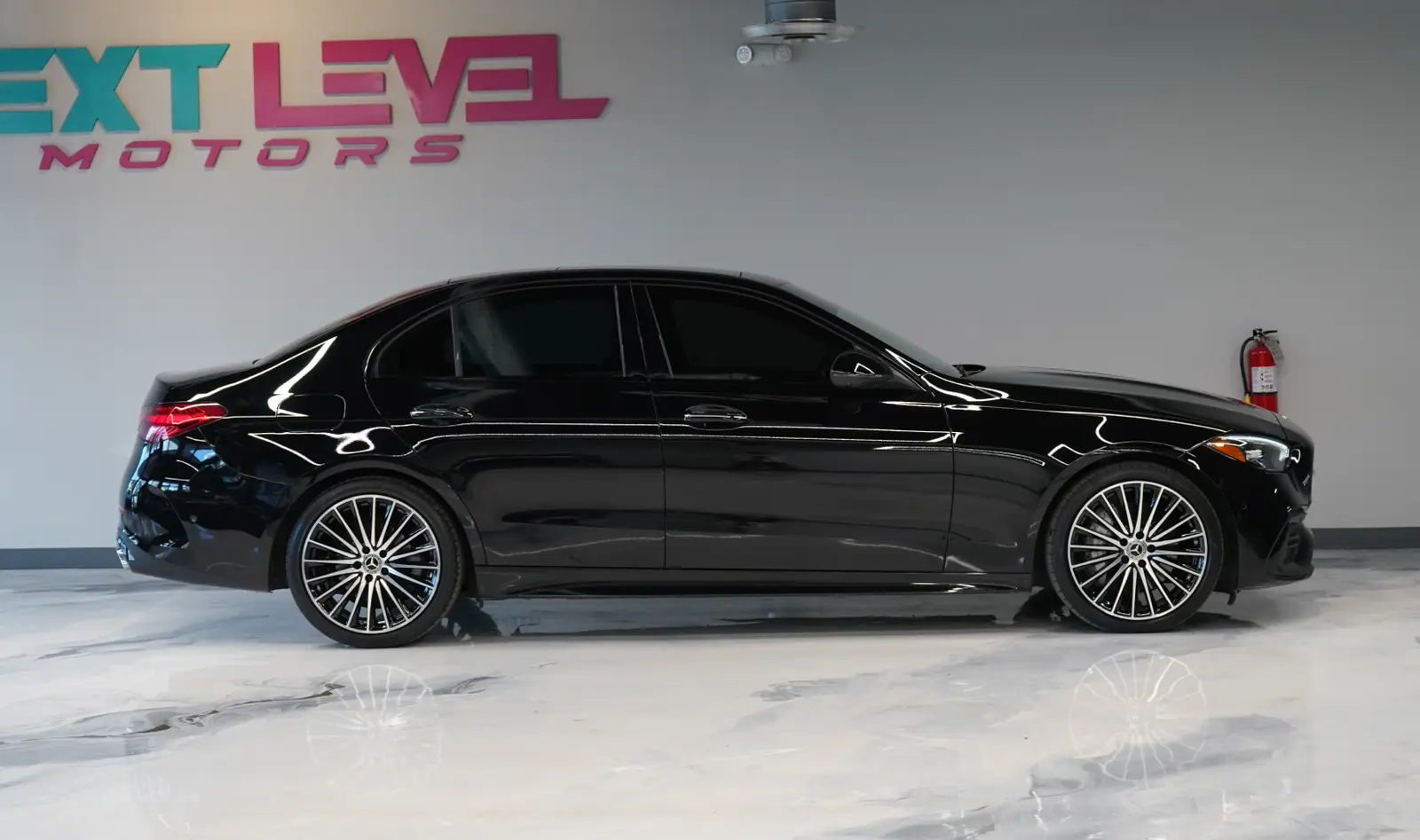 2024 Mercedes-Benz C300 (Four Doors) gallery 4