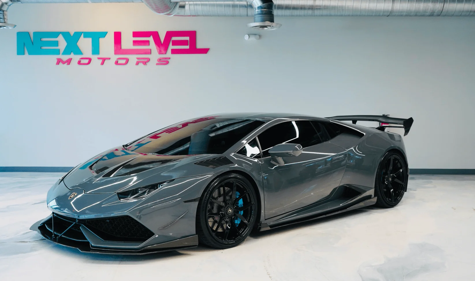 2017 Lamborghini Huracan gallery 2