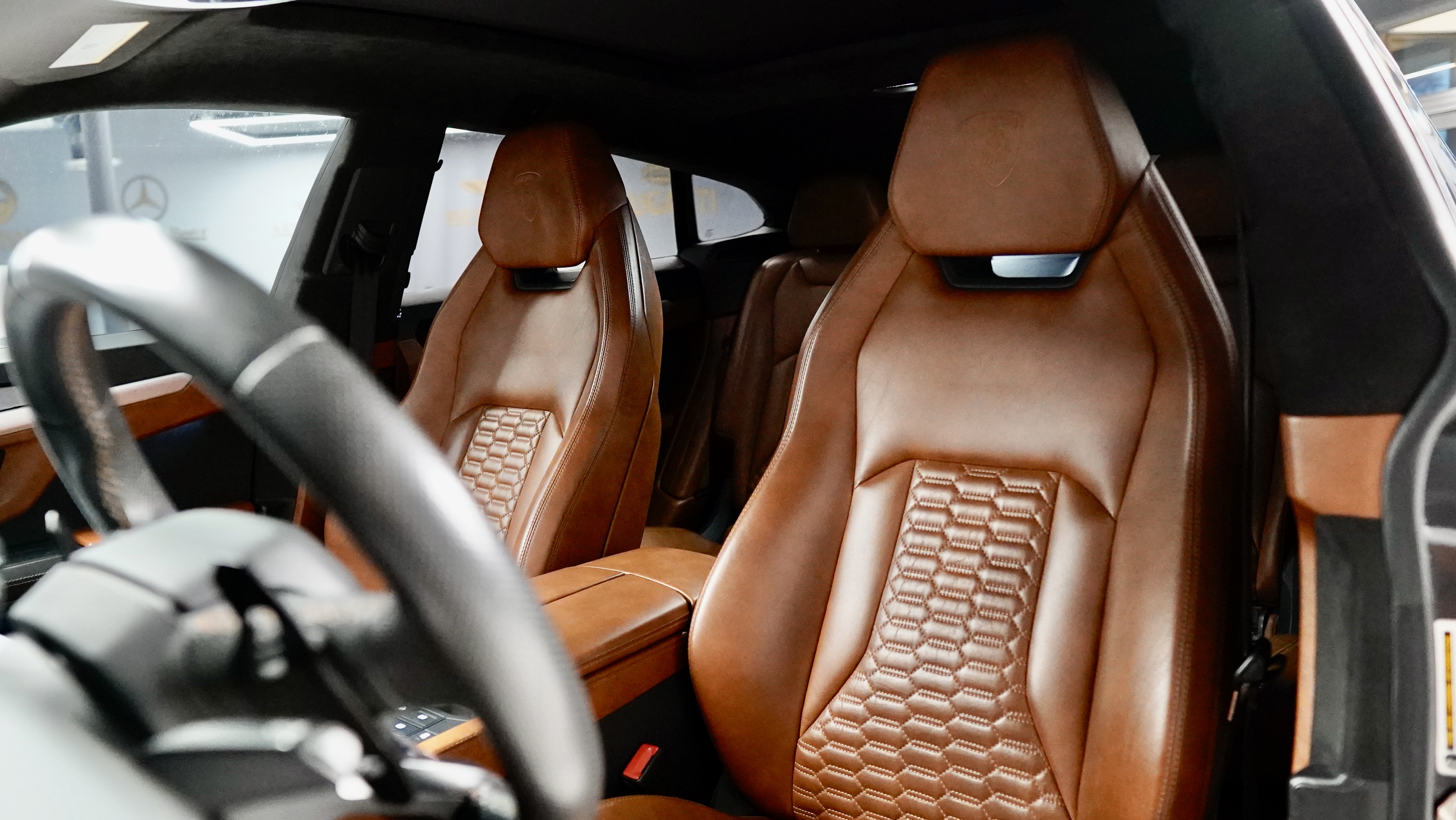 2020 Lamborghini Urus gallery 12