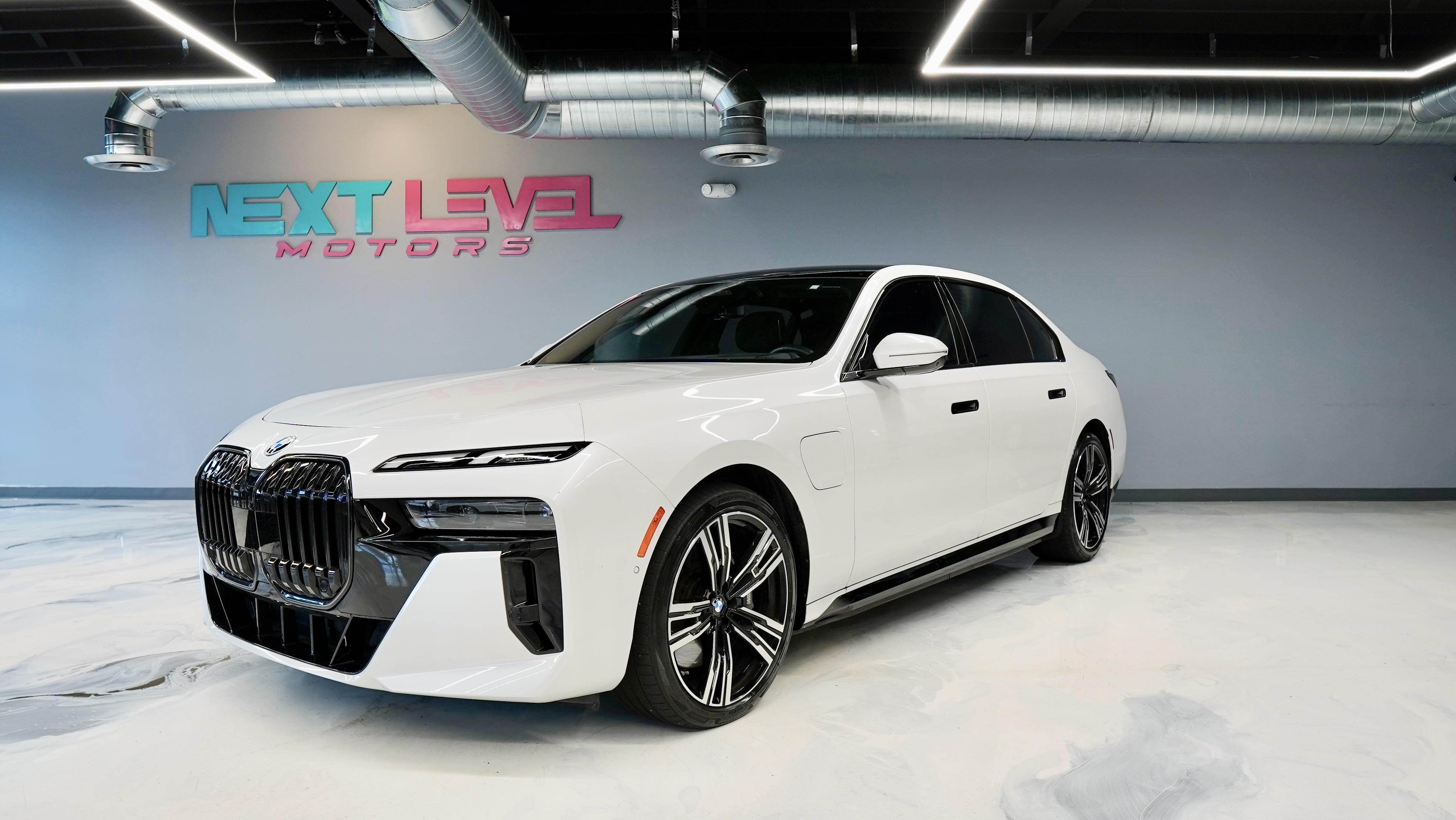 2026 BMW 750E xDrive gallery 1