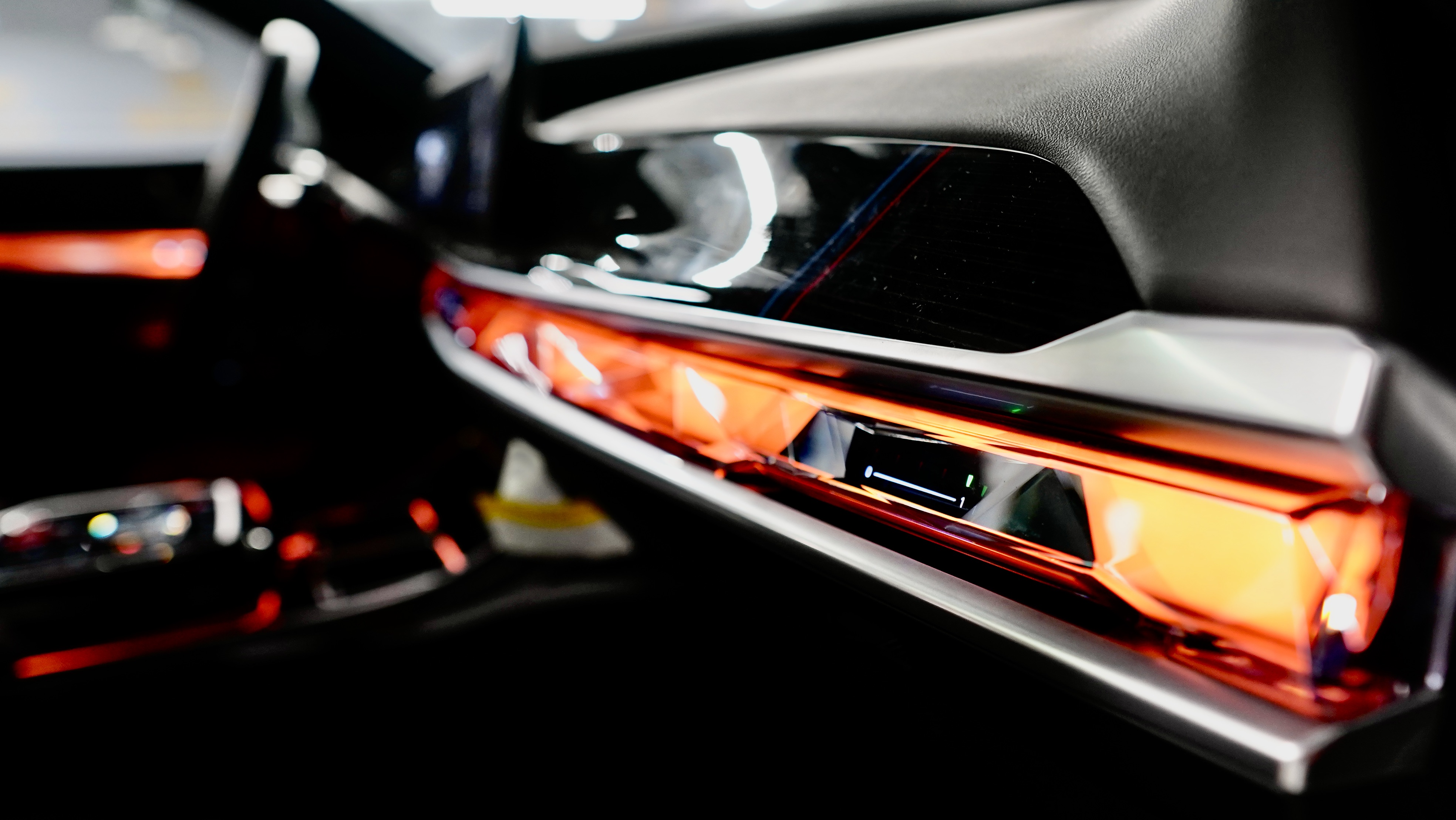2026 BMW 750E xDrive gallery 11