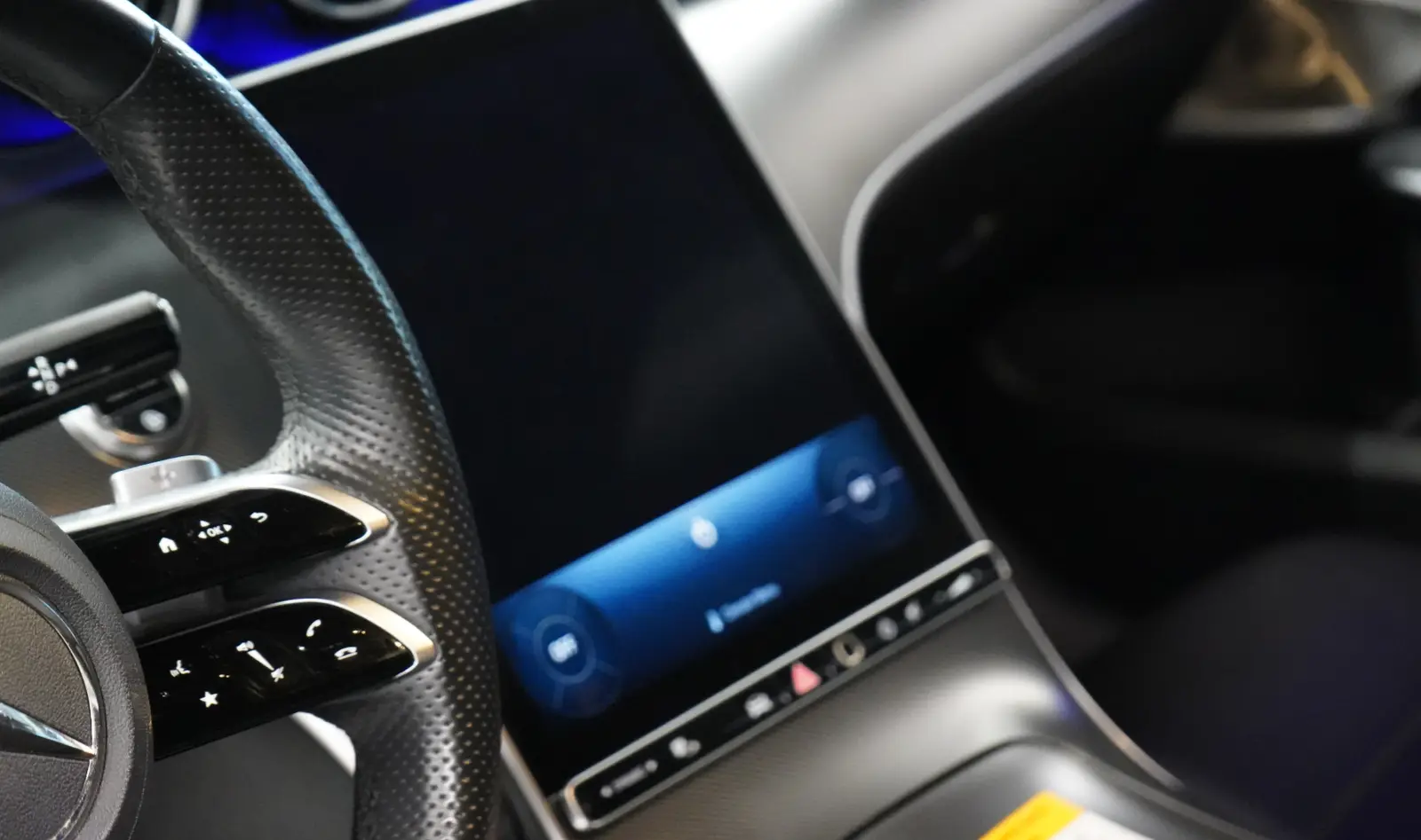 2024 Mercedes-Benz C300 (Four Doors) gallery 10