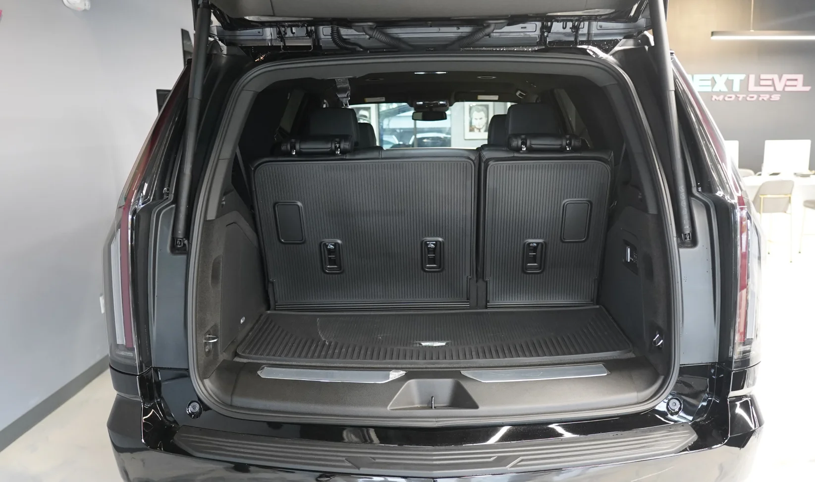 2026 Cadillac Escalade Rwd 4Dr Luxury gallery 5