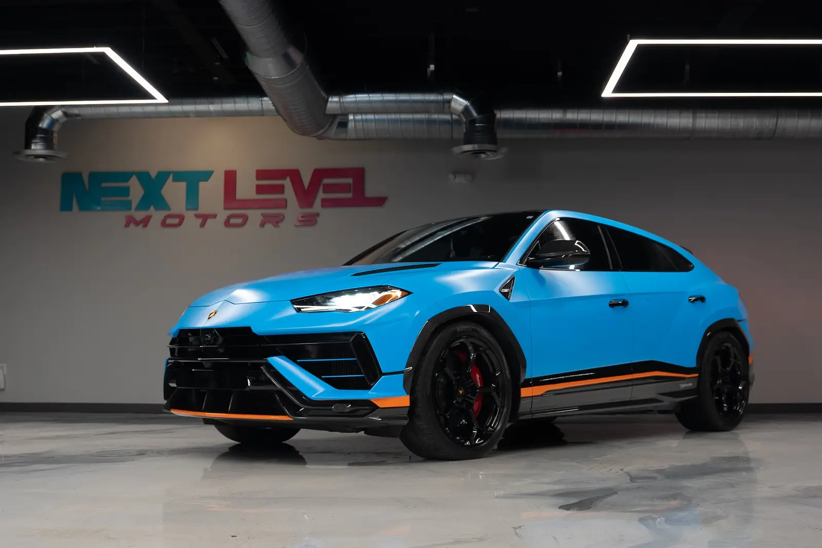 2023 Lamborghini Urus Performante gallery 3