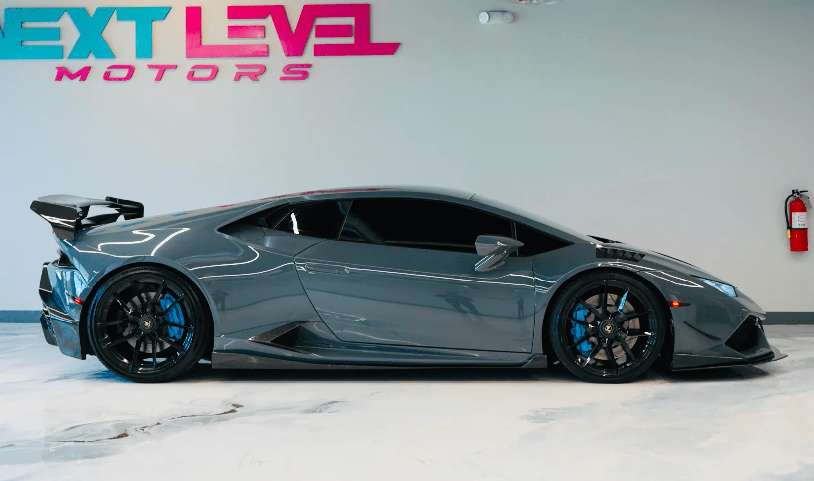 2017 Lamborghini Huracan gallery 3