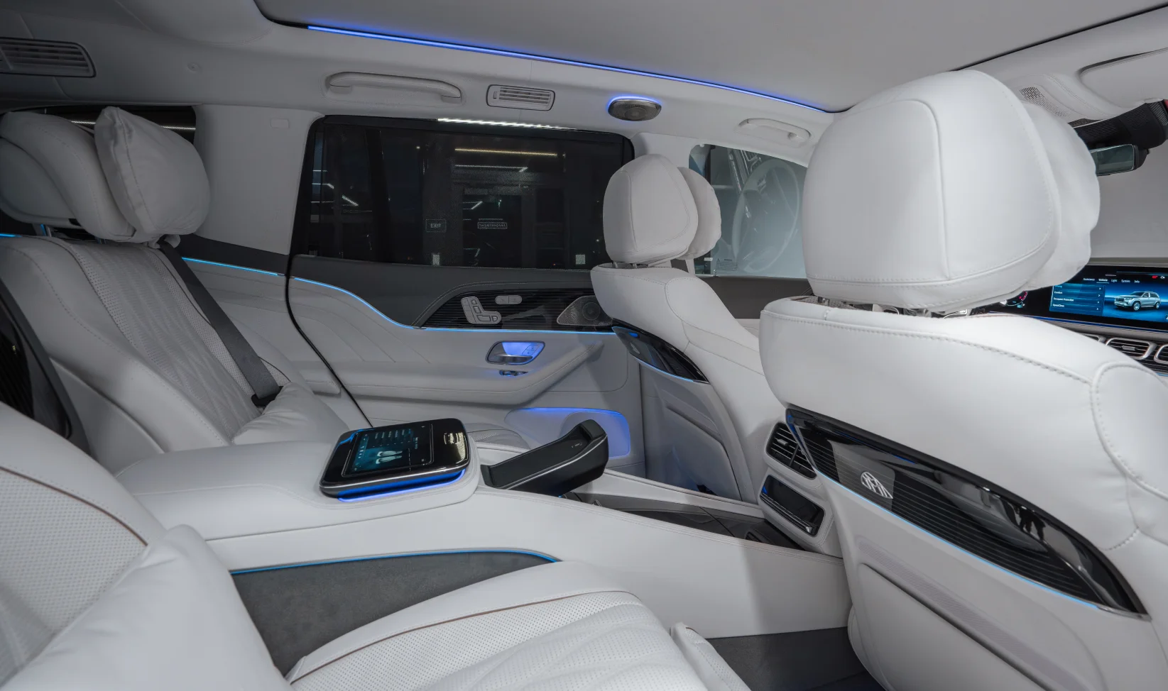 2026 Mercedes-Benz Maybach GLS600 gallery 19