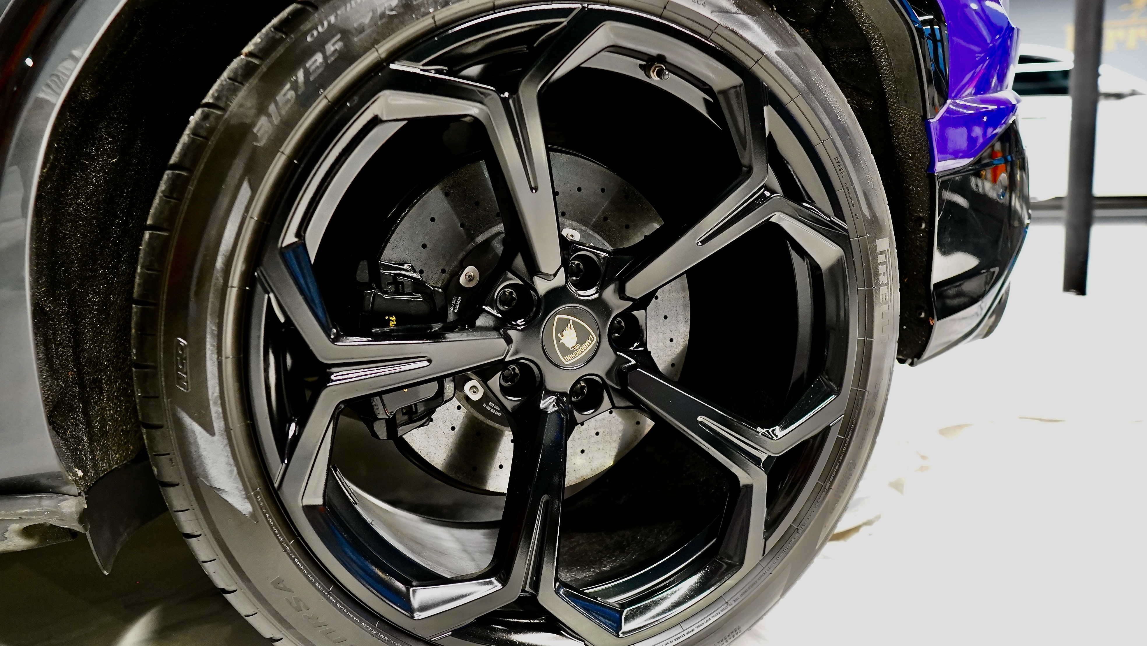 2020 Lamborghini Urus gallery 9