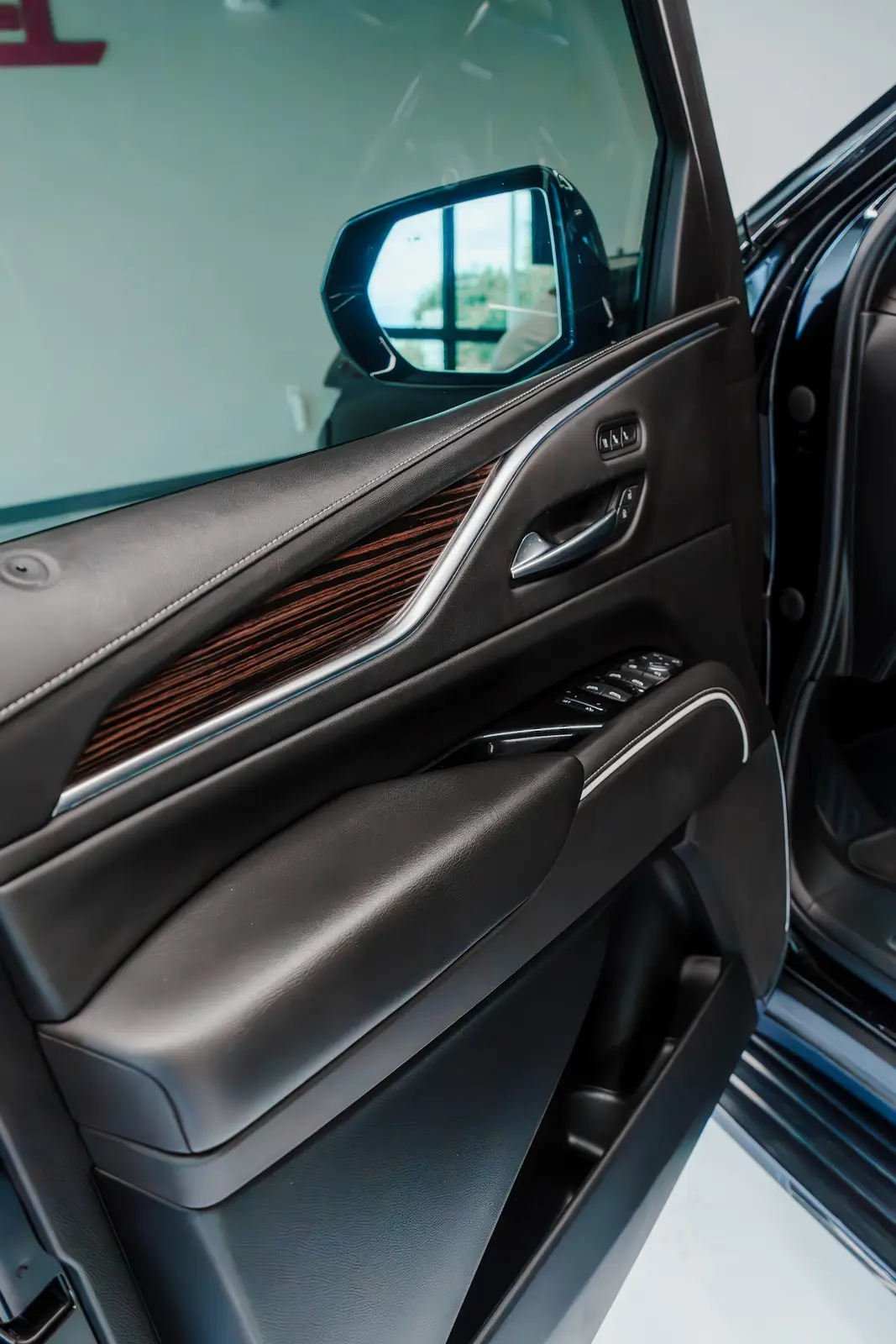 2022 Cadillac Escalade ESV gallery 19