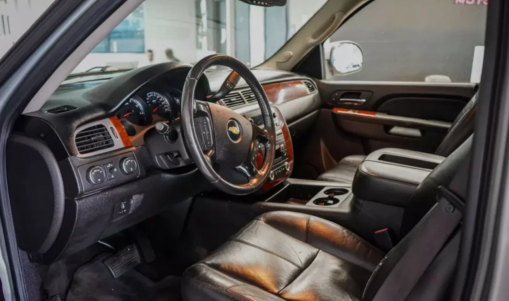 2010 Chevrolet Avalanche gallery 12