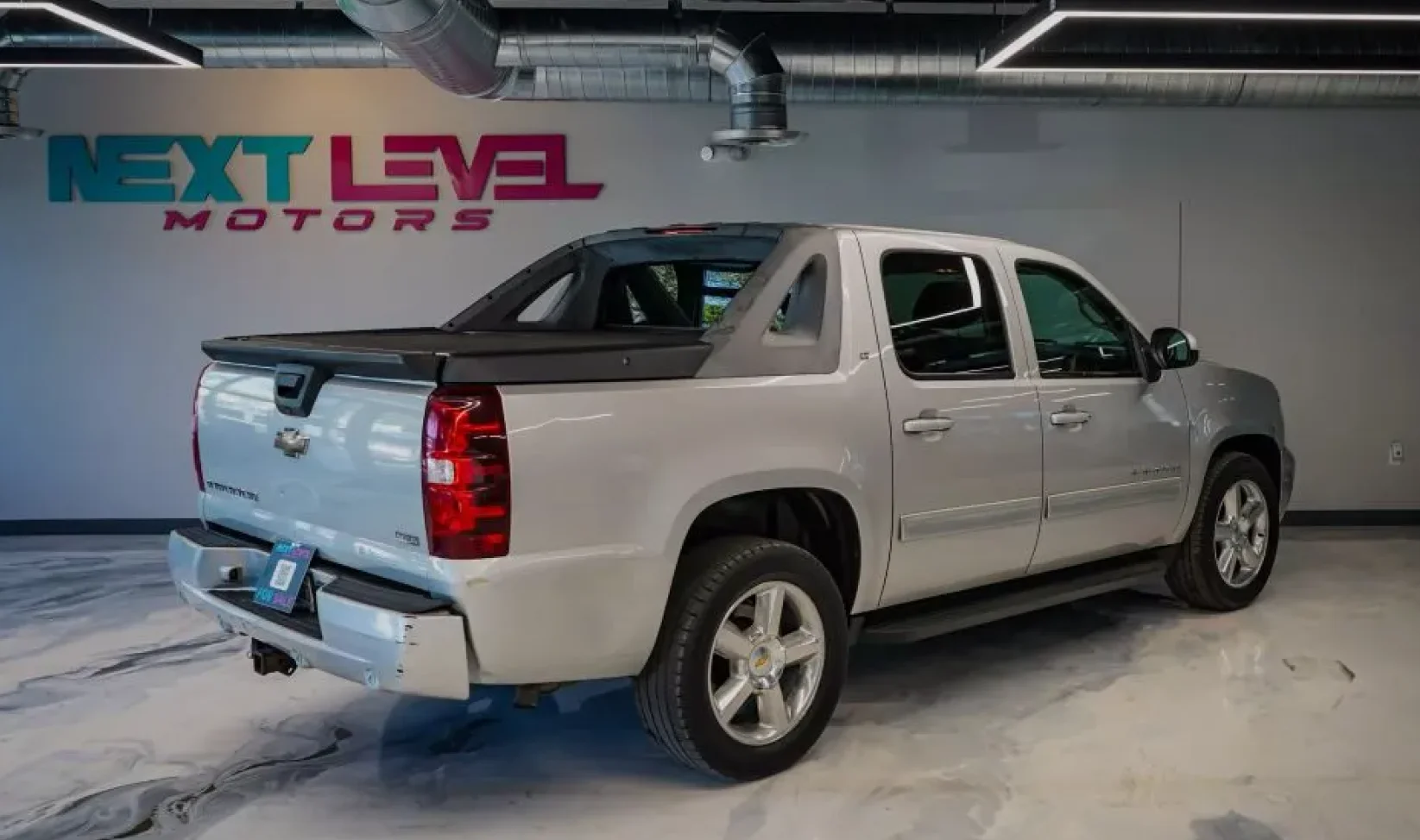 2010 Chevrolet Avalanche gallery 6