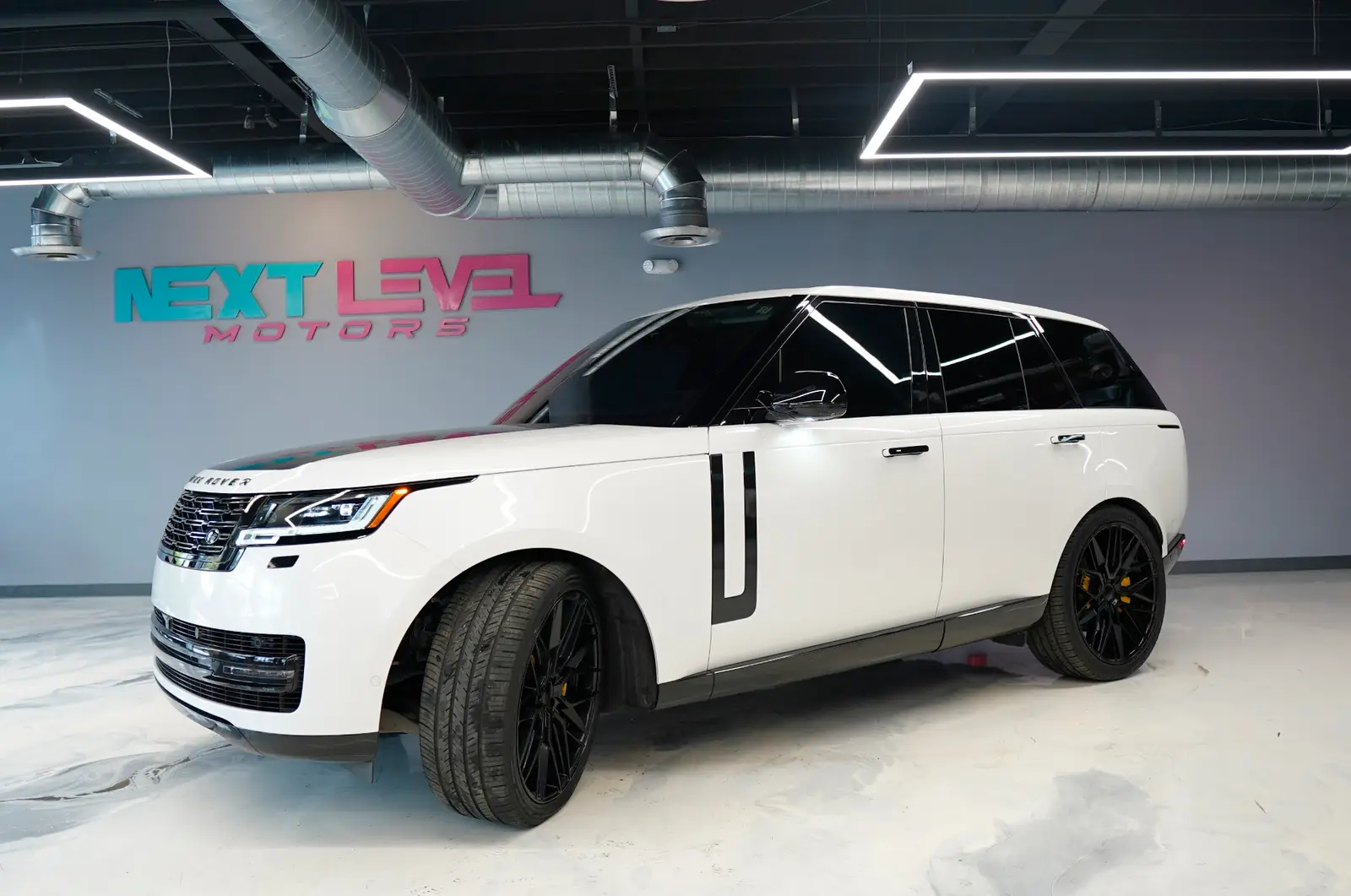 2023 Land Rover Range Rover P530 SE gallery 2