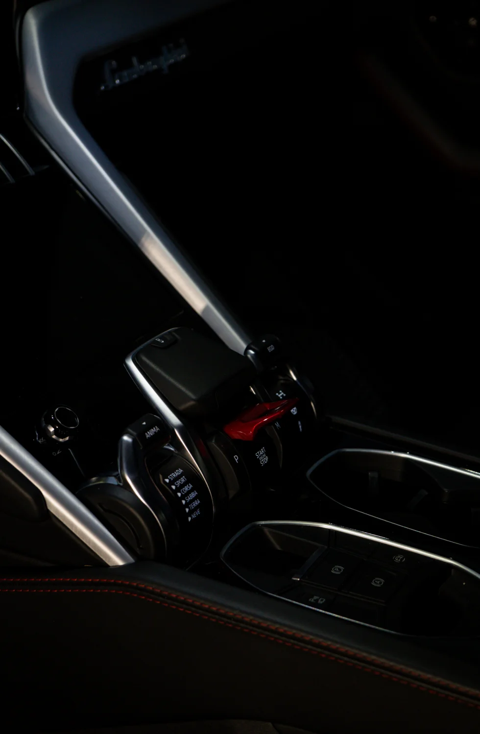 2022 Lamborghini Urus gallery 9