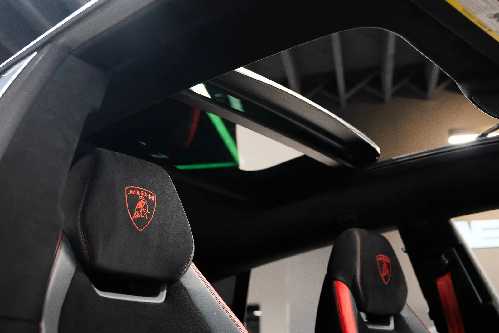 2023 Lamborghini Urus Performante gallery 23