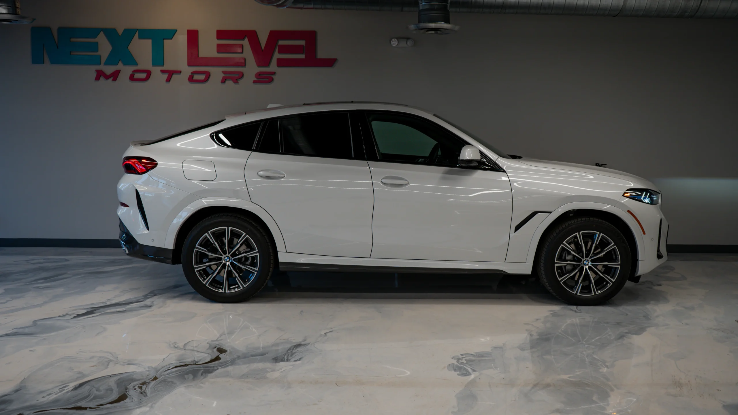 2025 BMW X6 gallery 6